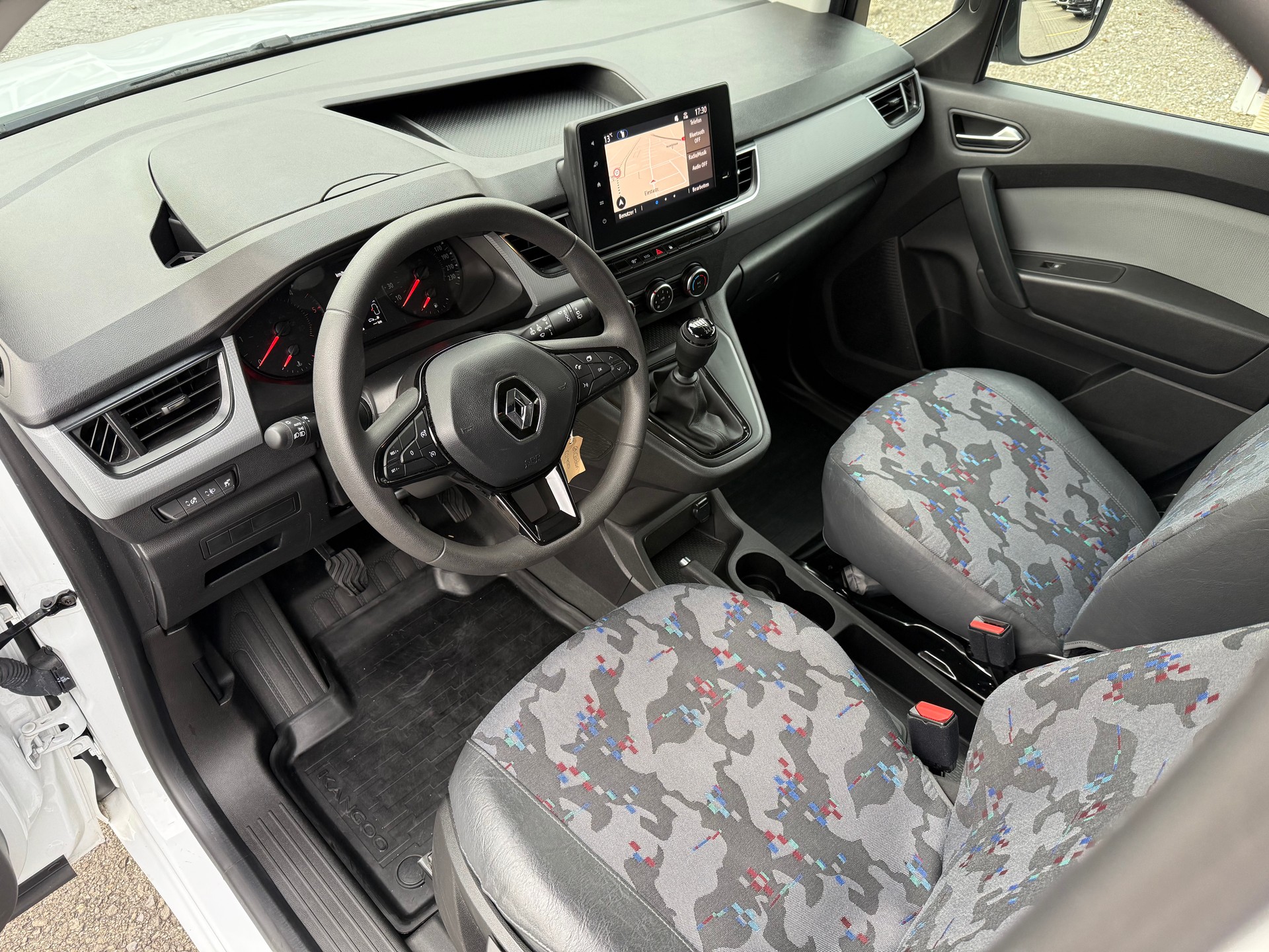 RENAULT Kangoo Van 1.5 dCi Standard 95 Extra * AHK *-image-16