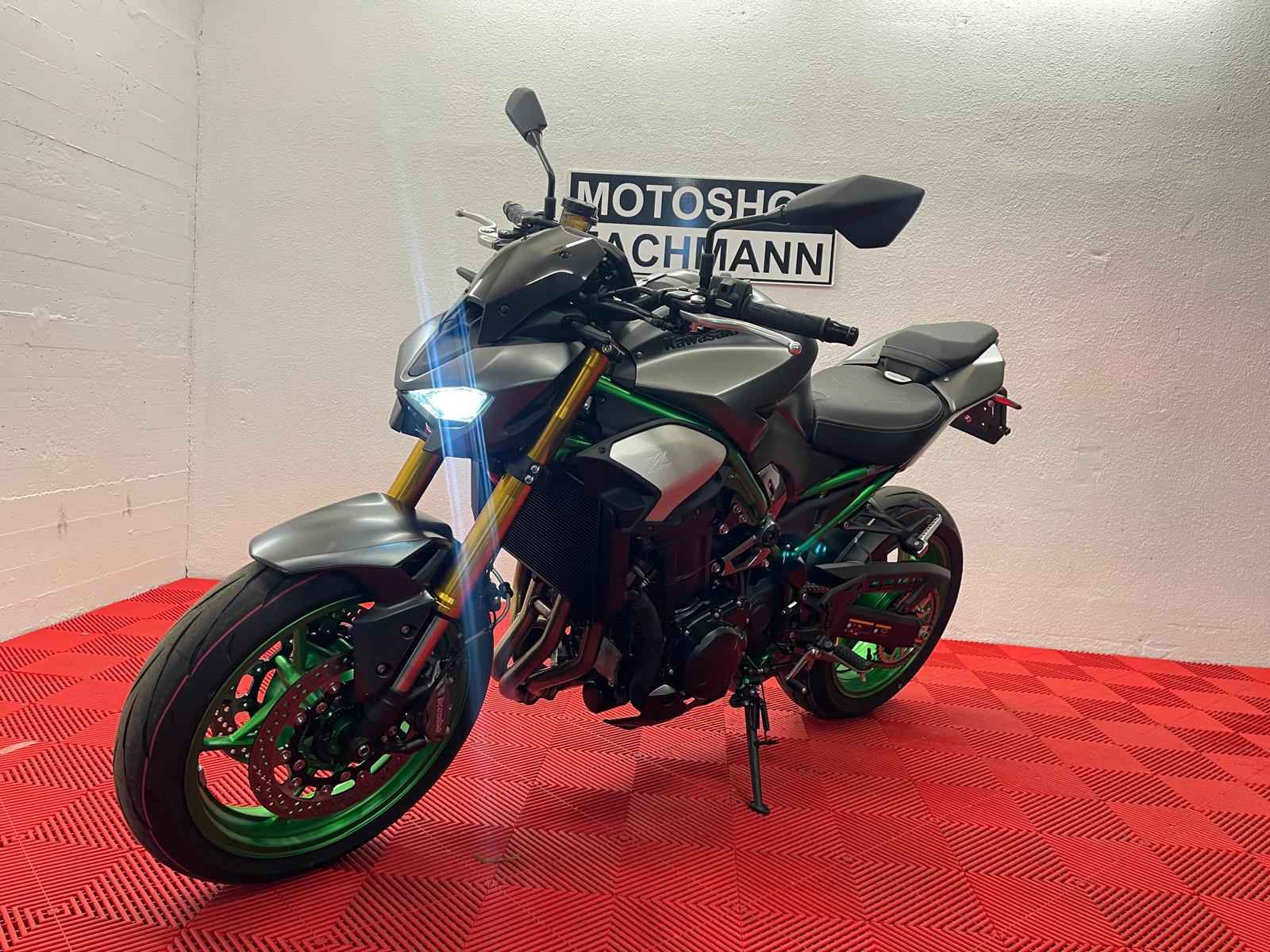 KAWASAKI Z 900 SE-image-4