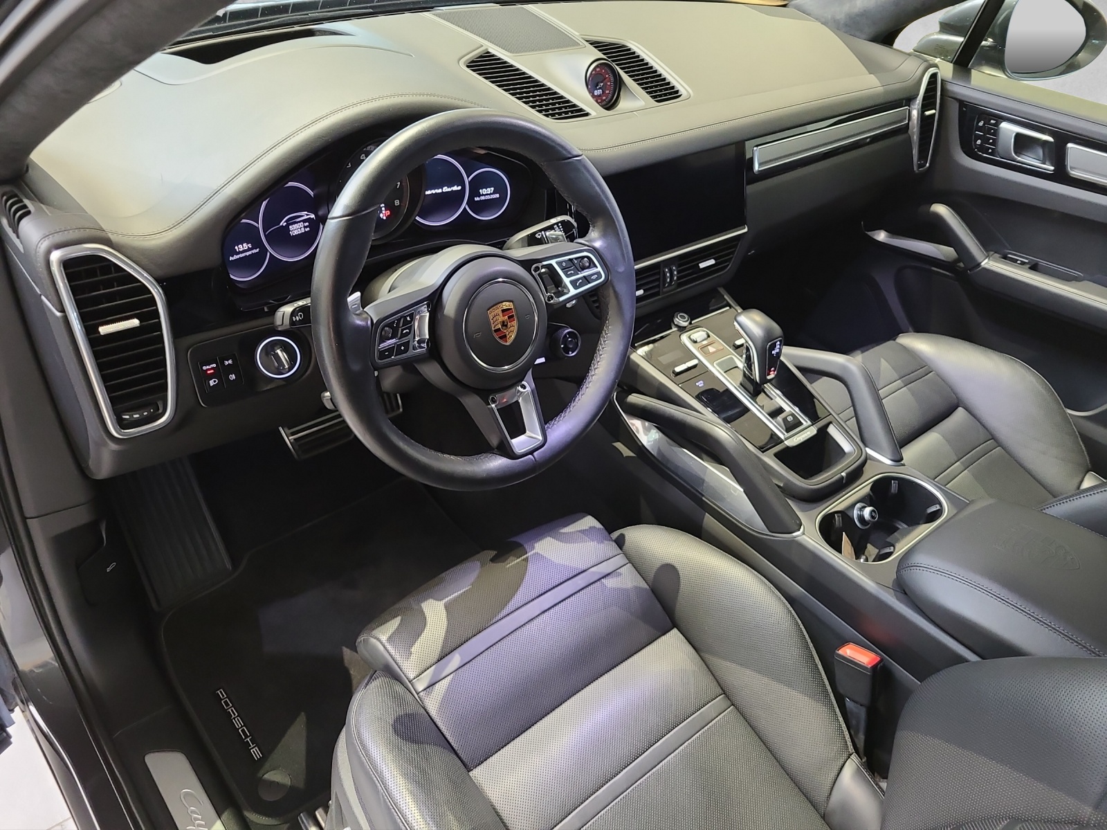 PORSCHE Cayenne Turbo Coupé-image-6