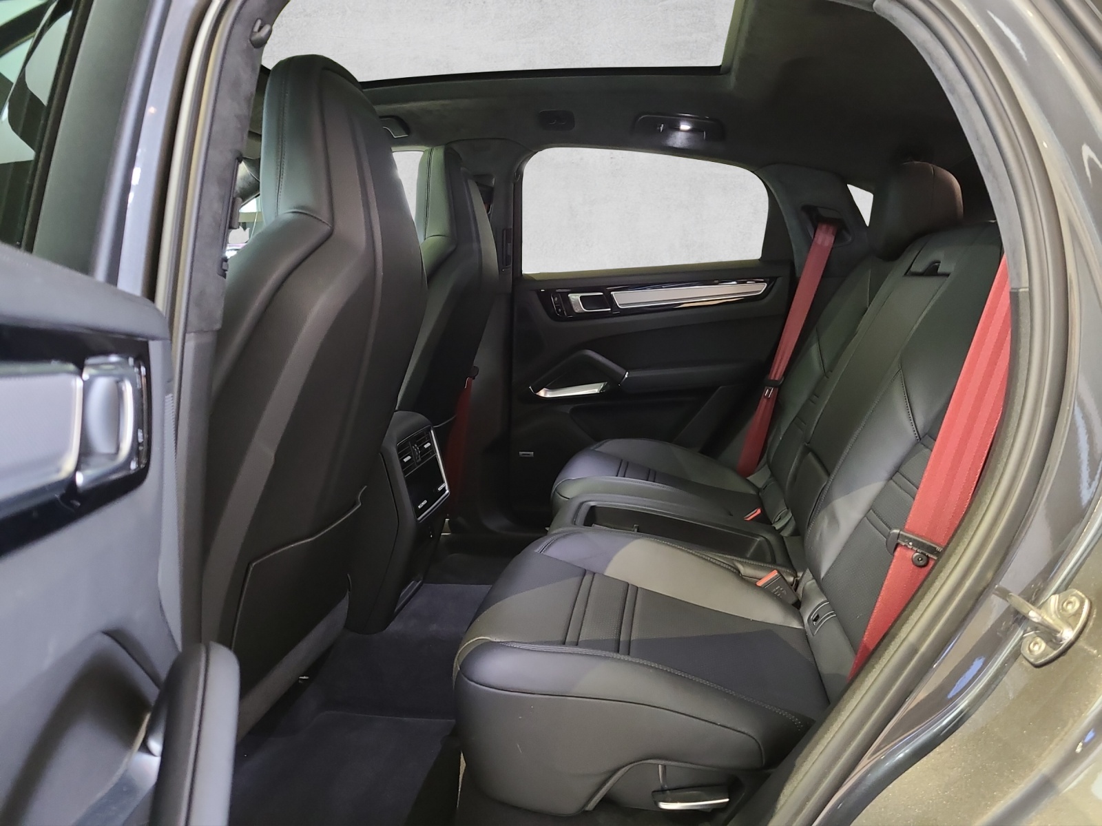 PORSCHE Cayenne Turbo Coupé-image-10