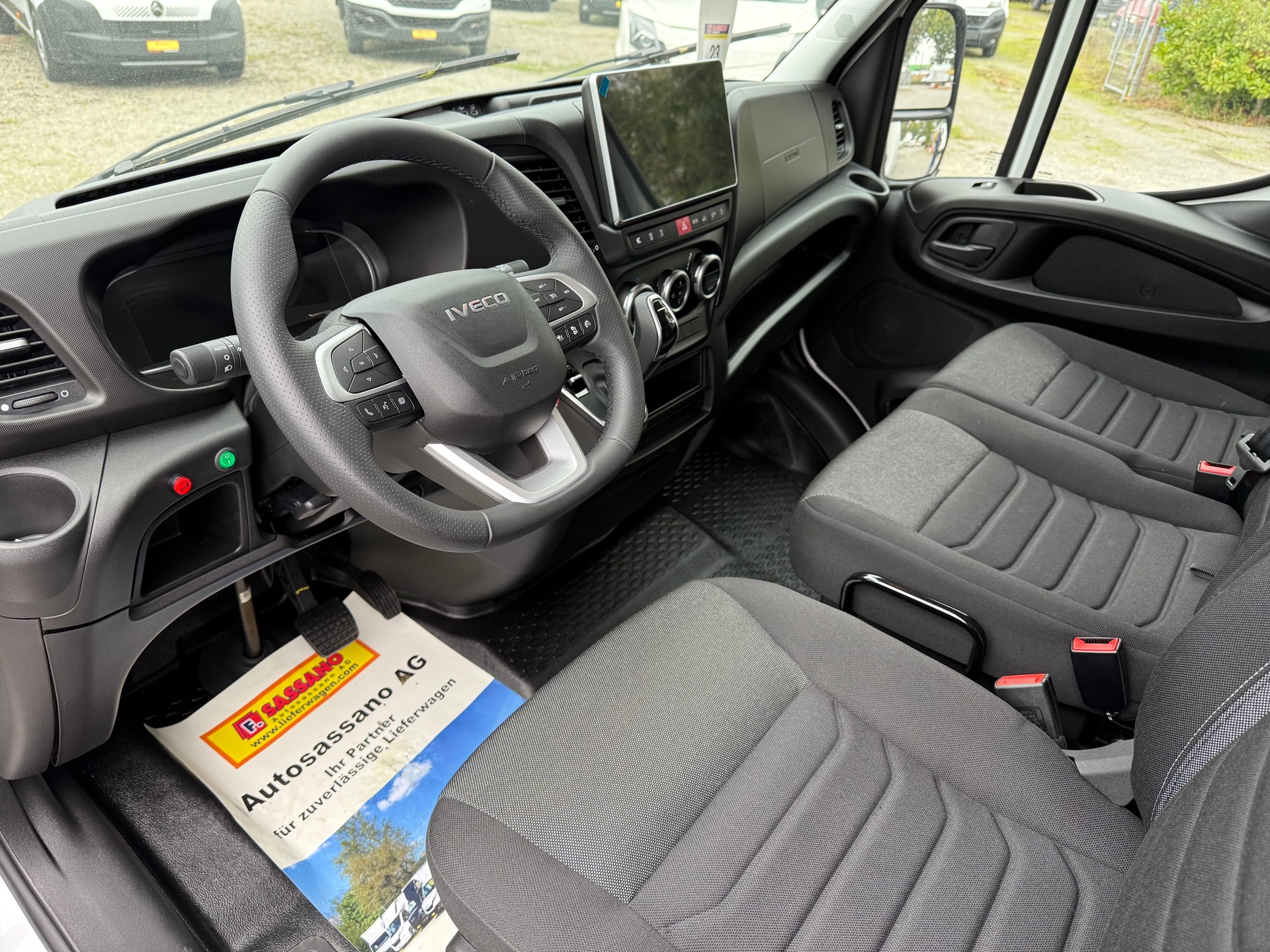 IVECO Daily 35 S 18 HI-MATIC SIMON Anhängerzug mit 2x Hebebühne / 2x CH Aufbau H. 2.40m ( AZ )-image-13
