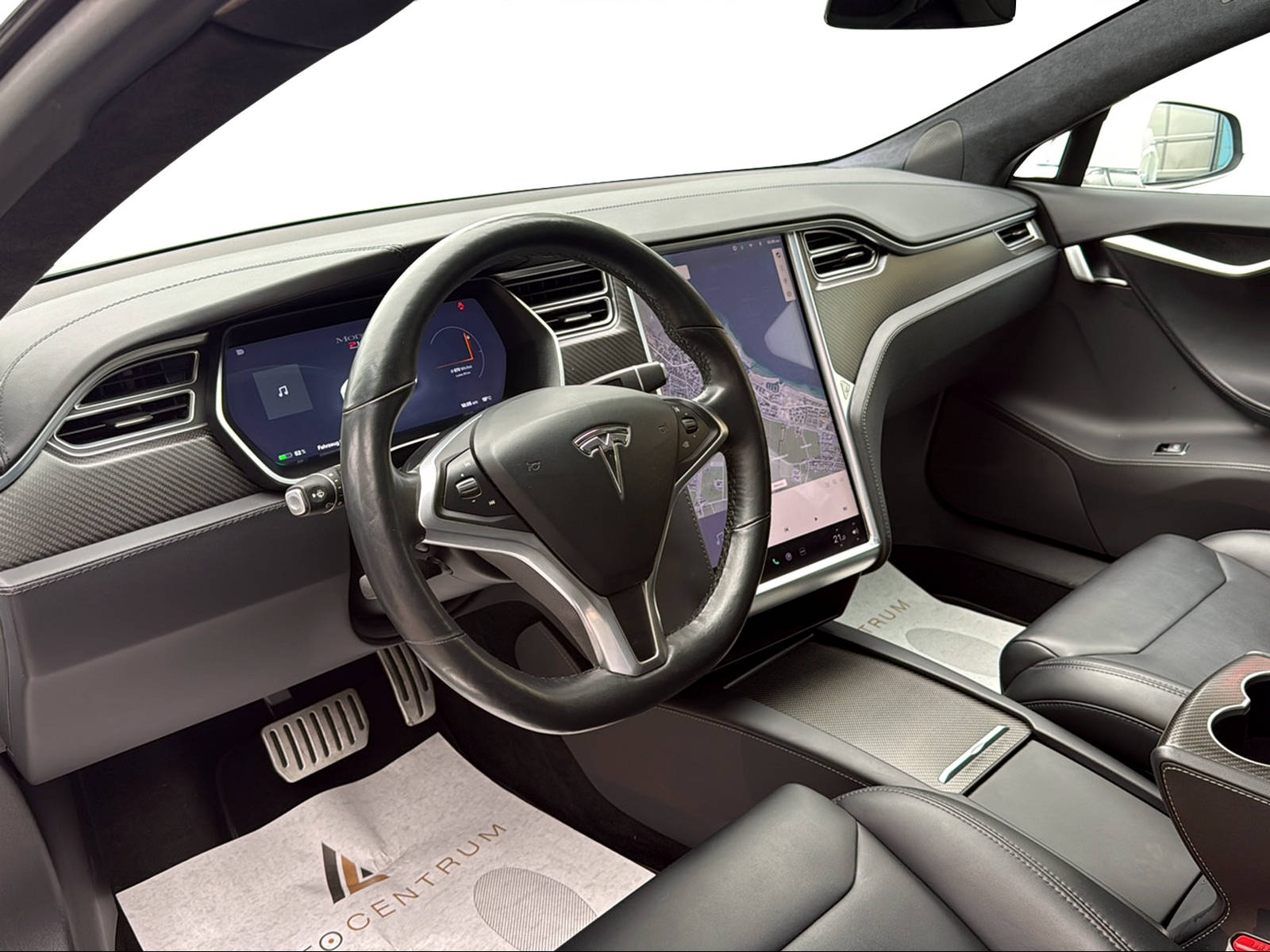 TESLA Model S 100 D Performance-showroom-element-1