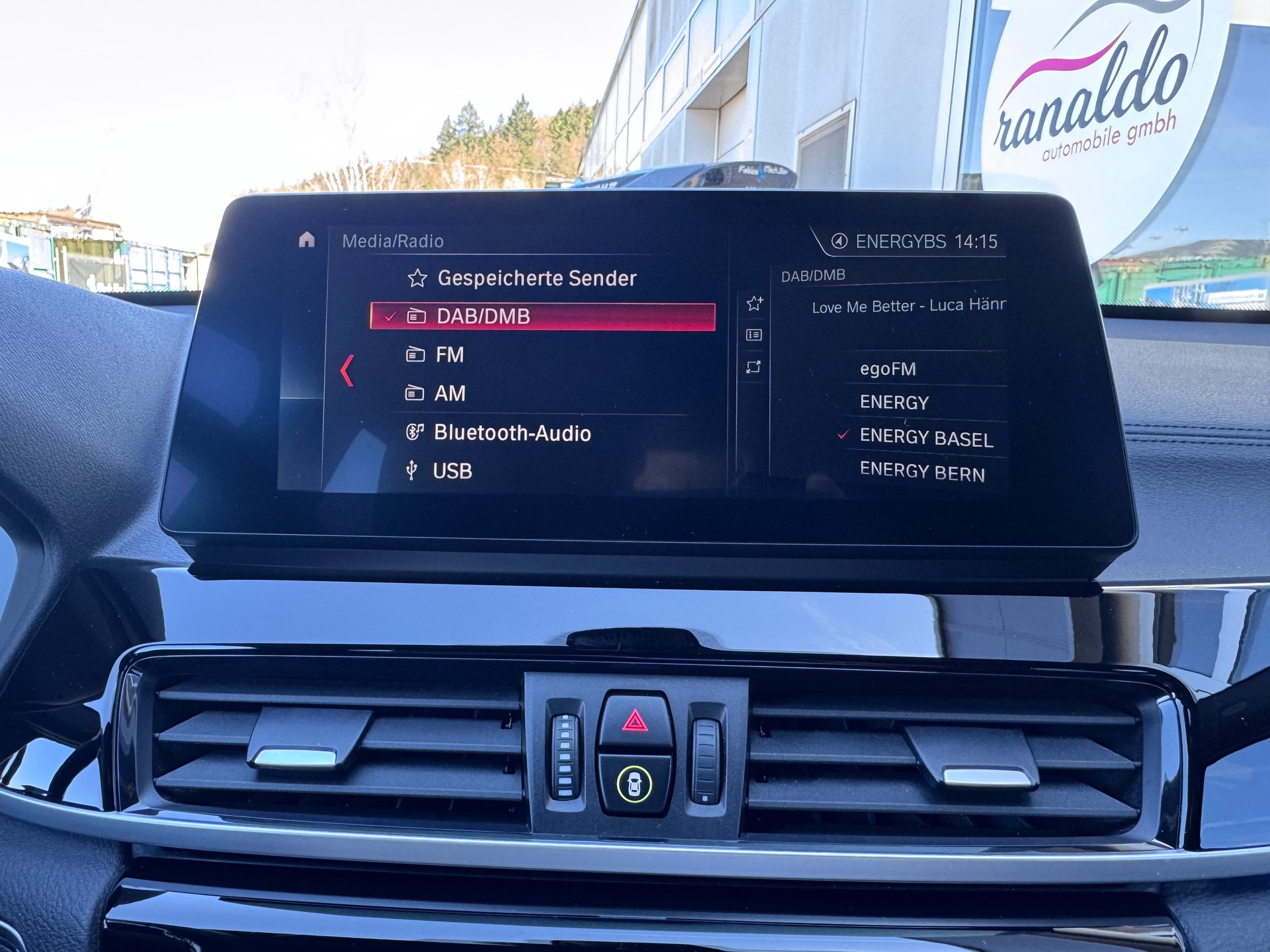 BMW X1 xDrive 18d M-SPORTPAKET++4x4+LED Scheinwerfer+Navi+Rückfahrkamera+Head Up Display+Getönte Scheiben+Komfortzugang+Tempomat+-image-22