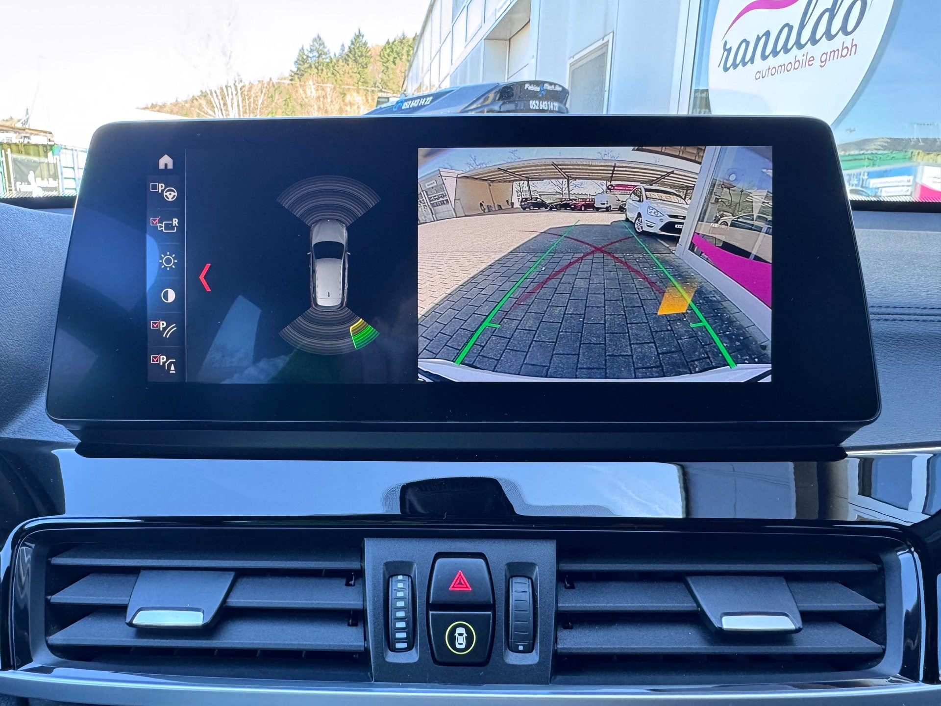 BMW X1 xDrive 18d M-SPORTPAKET++4x4+LED Scheinwerfer+Navi+Rückfahrkamera+Head Up Display+Getönte Scheiben+Komfortzugang+Tempomat+-image-26