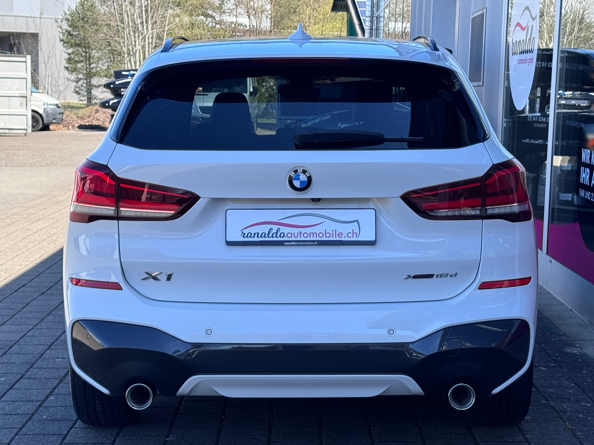 BMW X1 xDrive 18d M-SPORTPAKET++4x4+LED Scheinwerfer+Navi+Rückfahrkamera+Head Up Display+Getönte Scheiben+Komfortzugang+Tempomat+-image-7