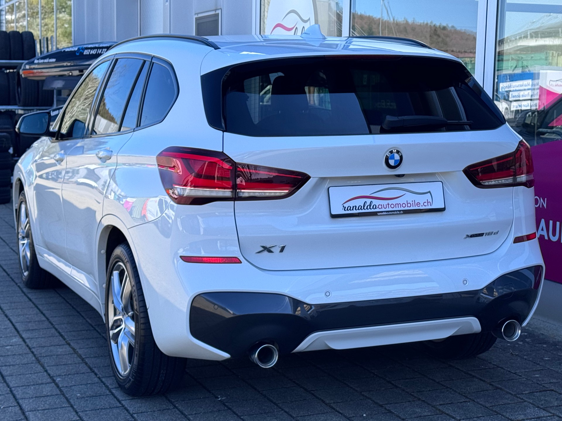 BMW X1 xDrive 18d M-SPORTPAKET++4x4+LED Scheinwerfer+Navi+Rückfahrkamera+Head Up Display+Getönte Scheiben+Komfortzugang+Tempomat+-image-6