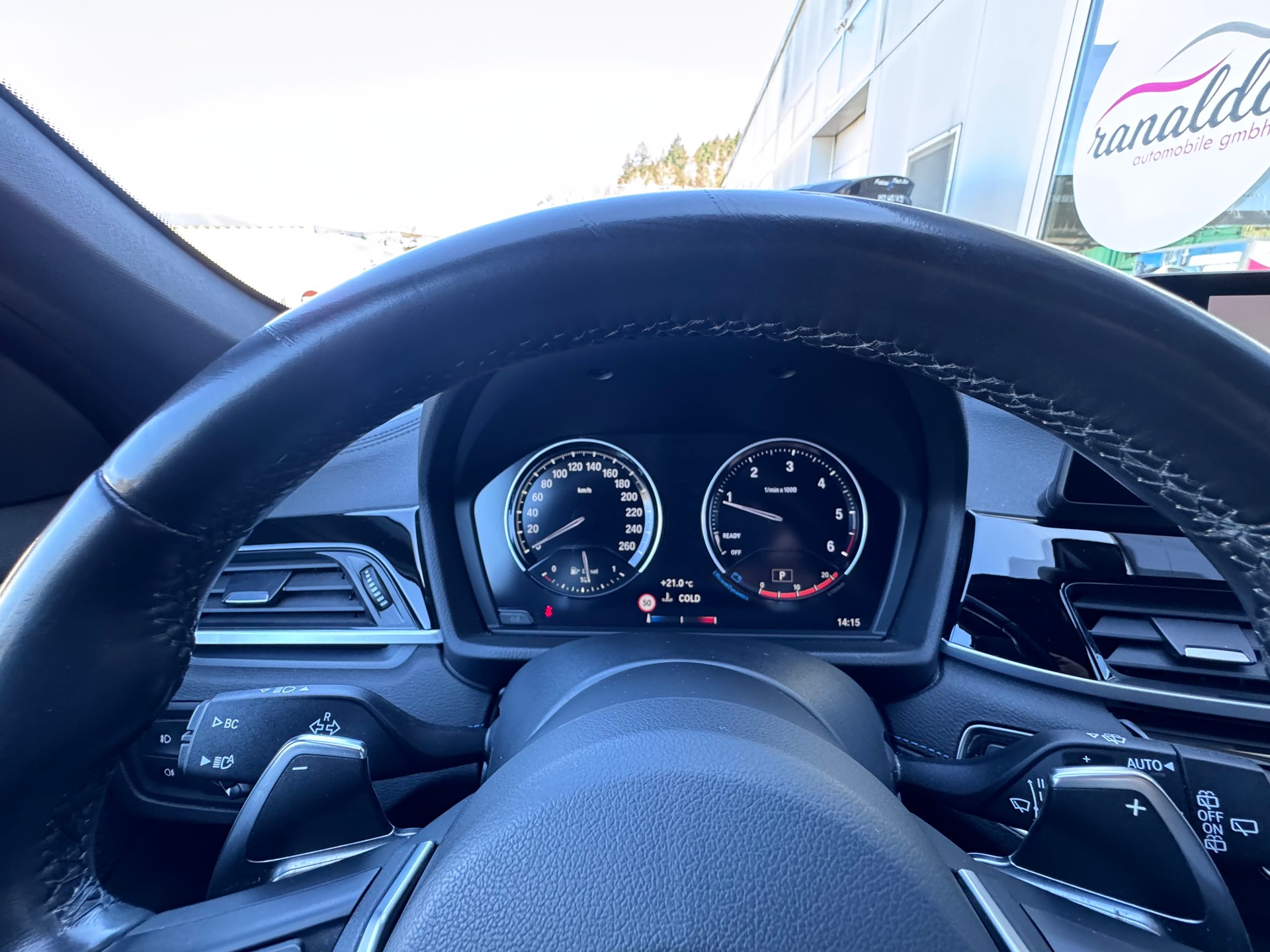 BMW X1 xDrive 18d M-SPORTPAKET++4x4+LED Scheinwerfer+Navi+Rückfahrkamera+Head Up Display+Getönte Scheiben+Komfortzugang+Tempomat+-image-18