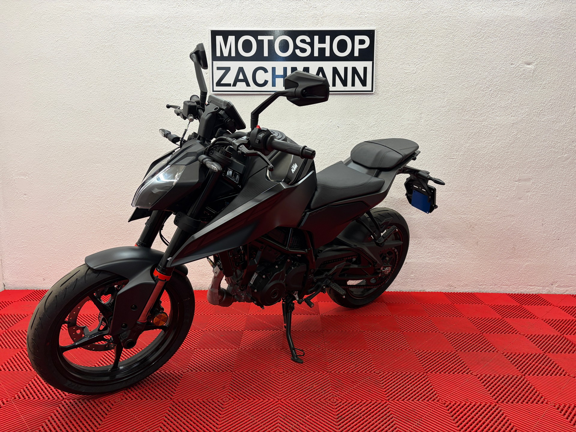 KTM 125 Duke-image-2