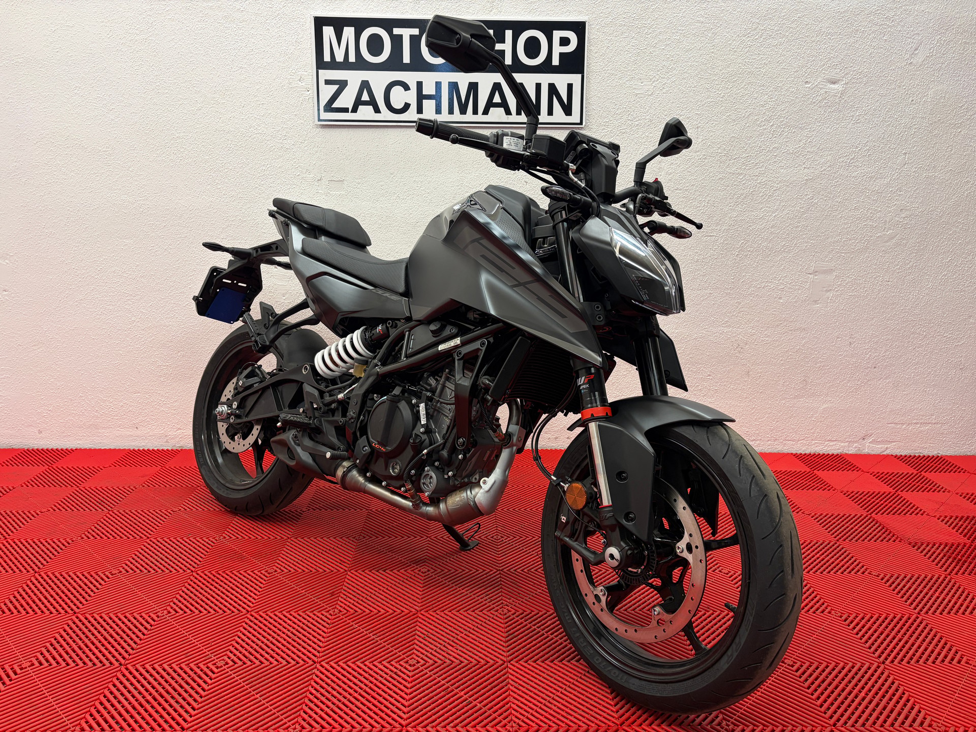 KTM 125 Duke-image-1