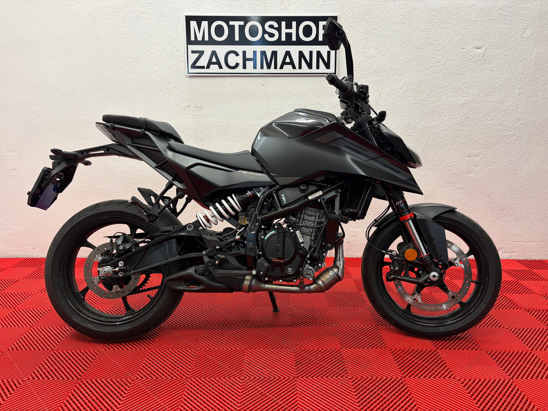 KTM 125 Duke-image-0