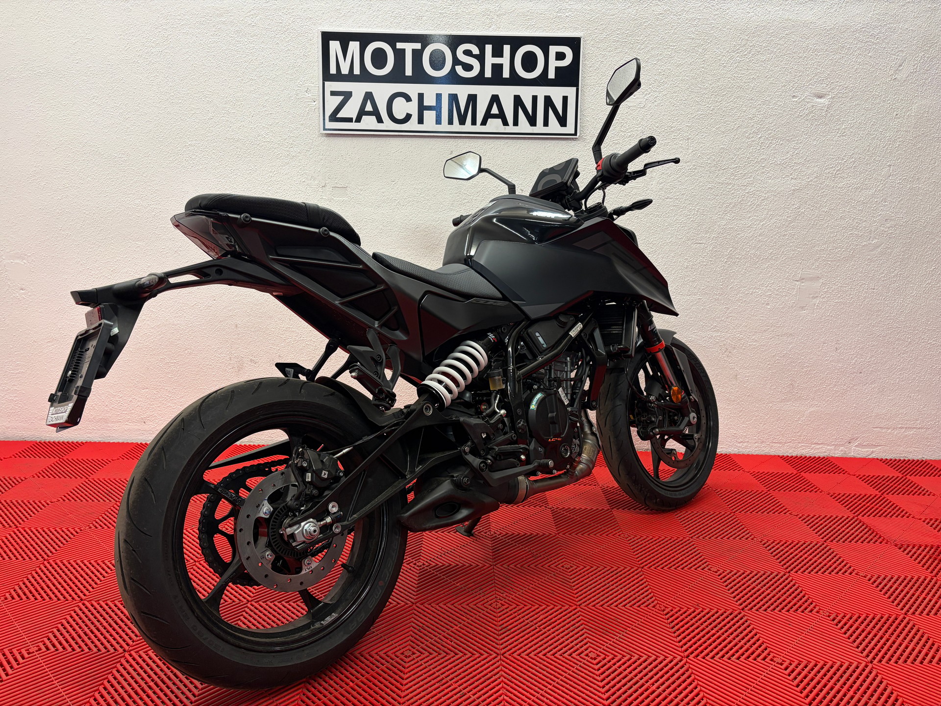 KTM 125 Duke-image-5
