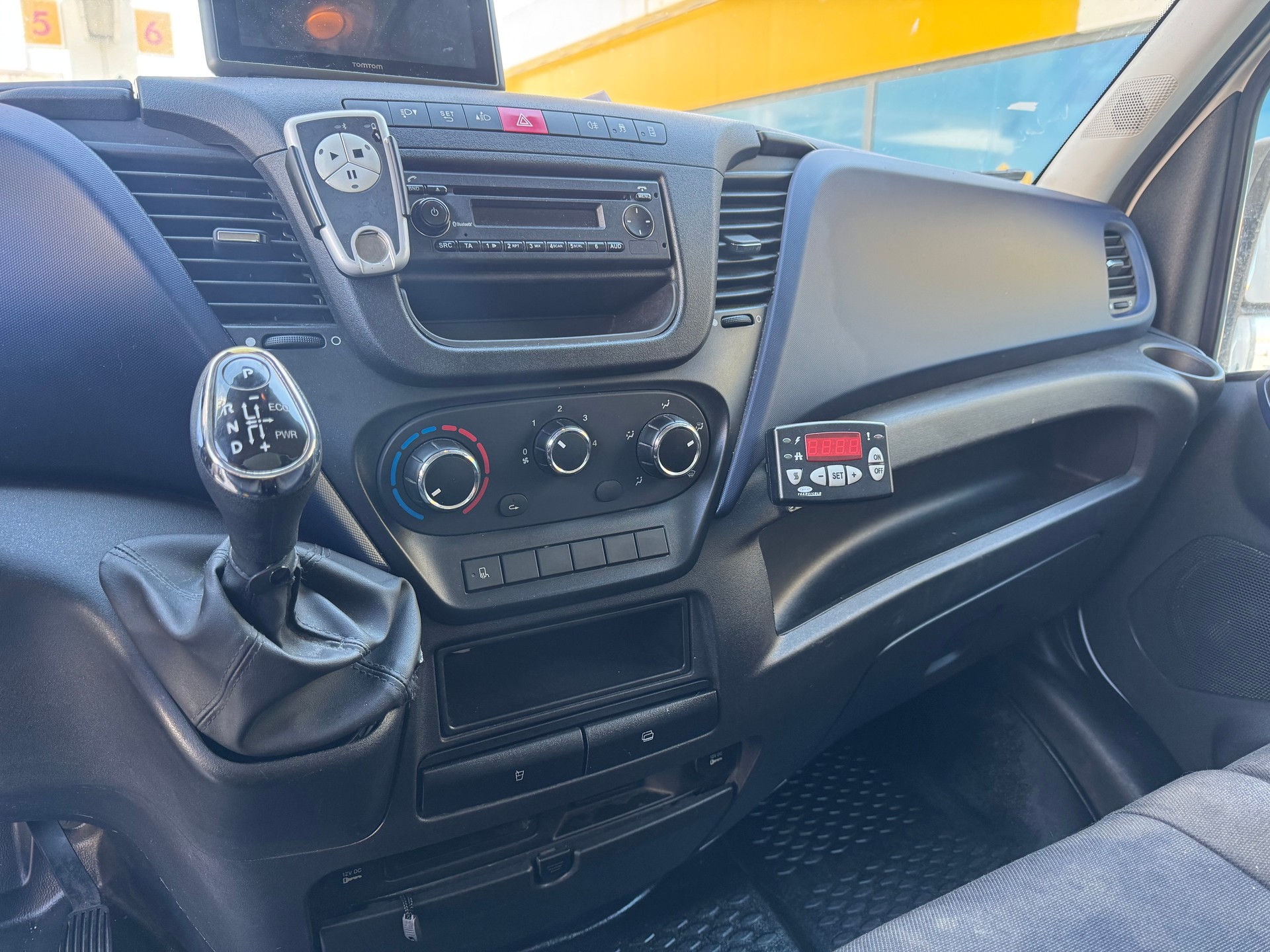 IVECO 35 S 14 A8-image-10