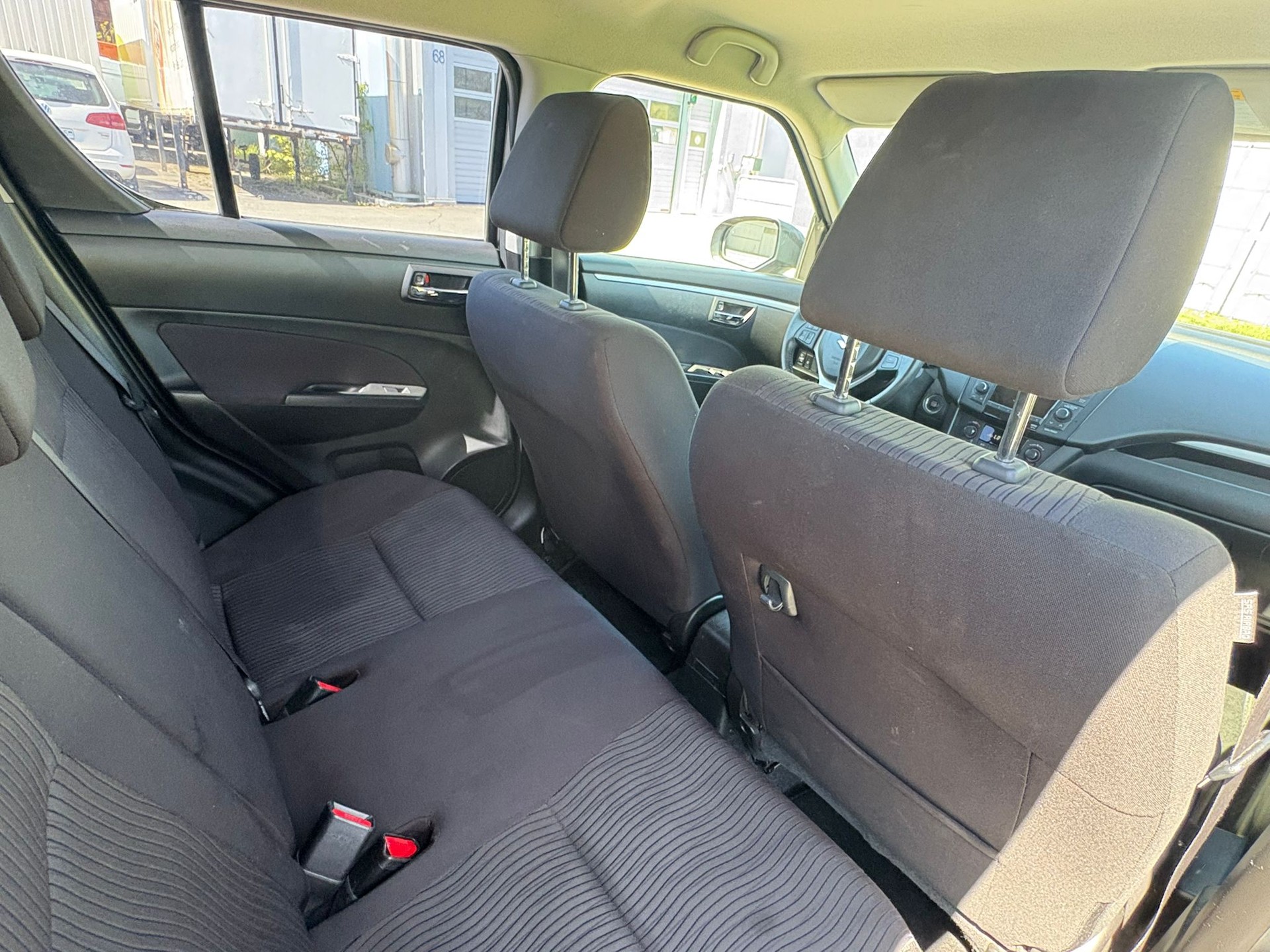 SUZUKI Swift 1.2i 16V GL 4x4-image-5
