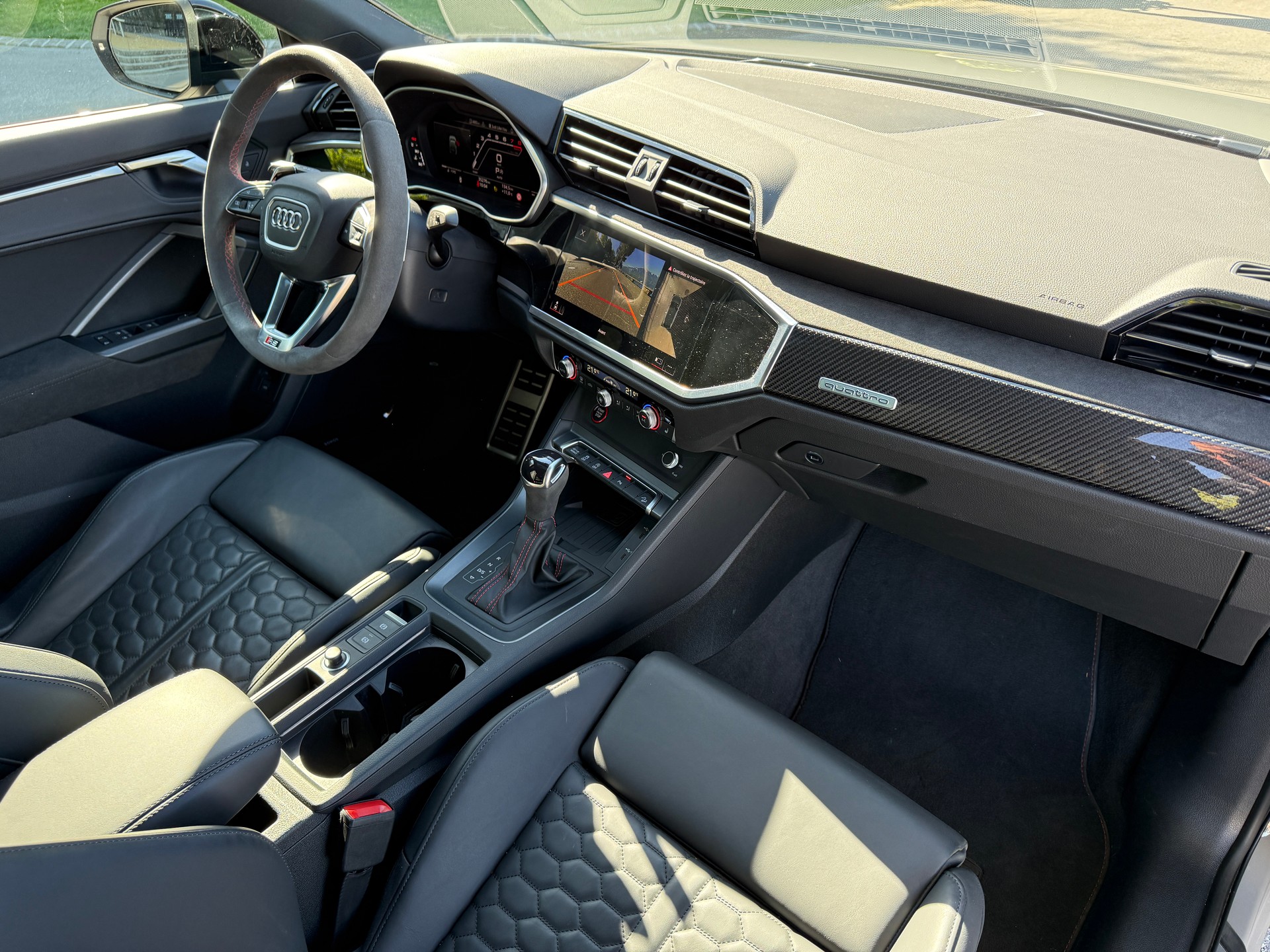 AUDI RS Q3 Sportback quattro S tronic-image-8