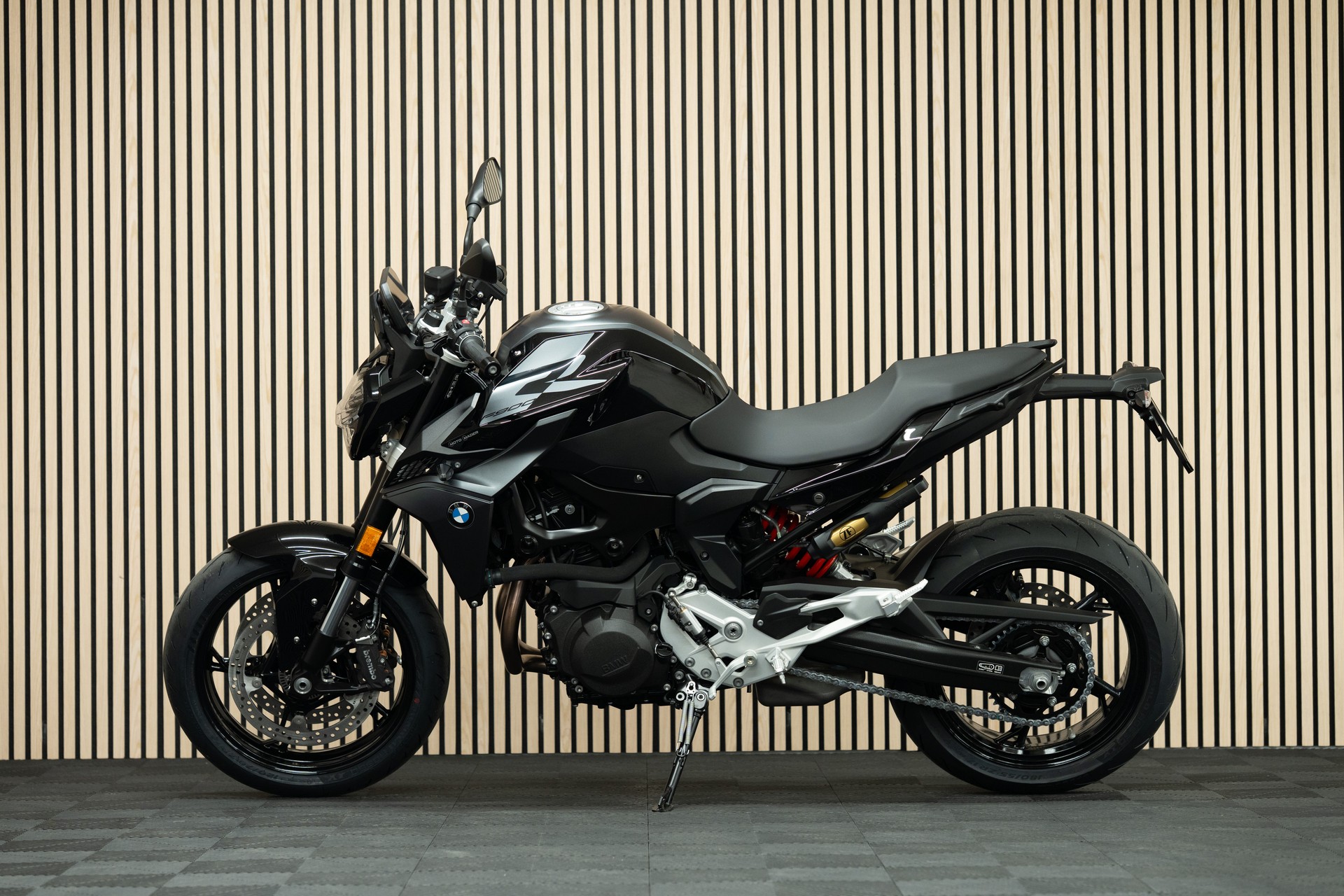 BMW F 900 R A2 mit 0.9% Leasing-image-1