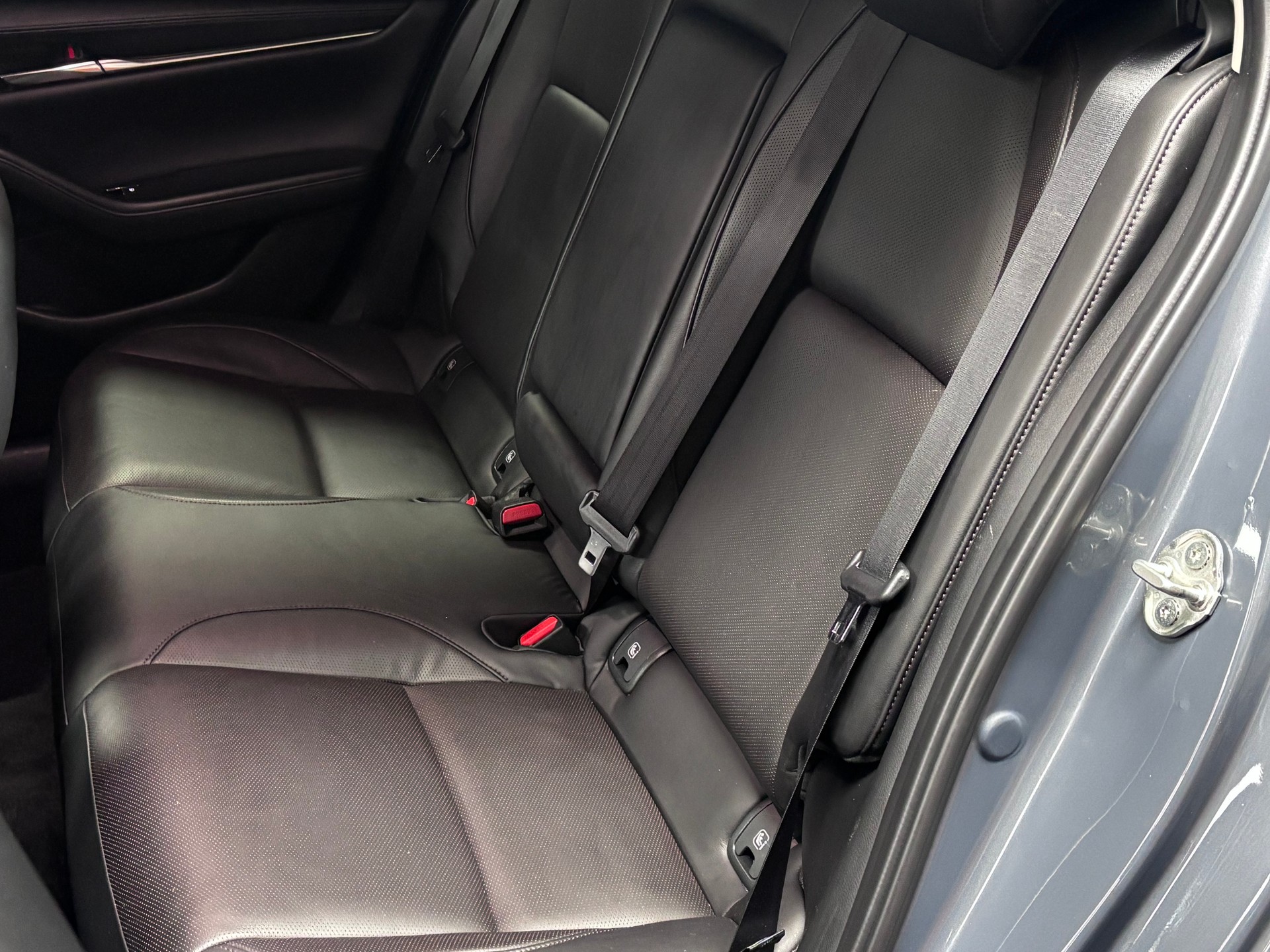 MAZDA 3 Sedan SKYACTIV-X M Hybrid 186 Revolution Automat-image-8