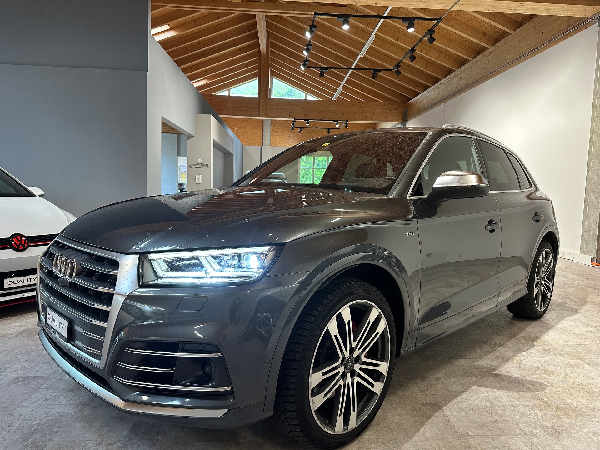 AUDI SQ5 3.0 TFSI quattro S-tronic/1. Jahr Garantie/Lückenlos Amag-Servicegepflegt/Komplett neue Bremsen!