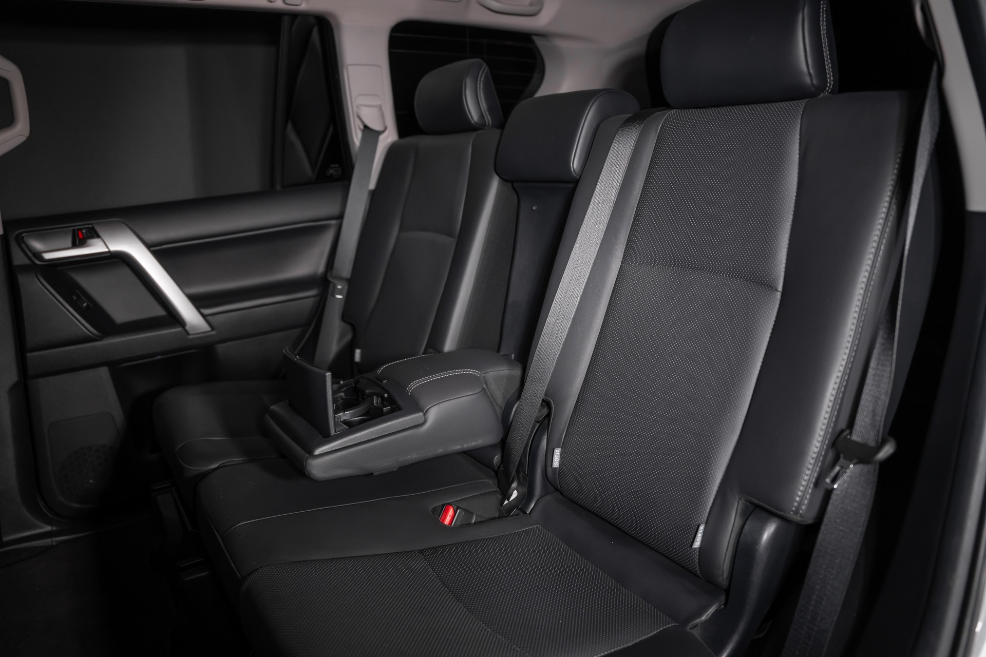 TOYOTA Land Cruiser 2.8 D 177 Style-image-19