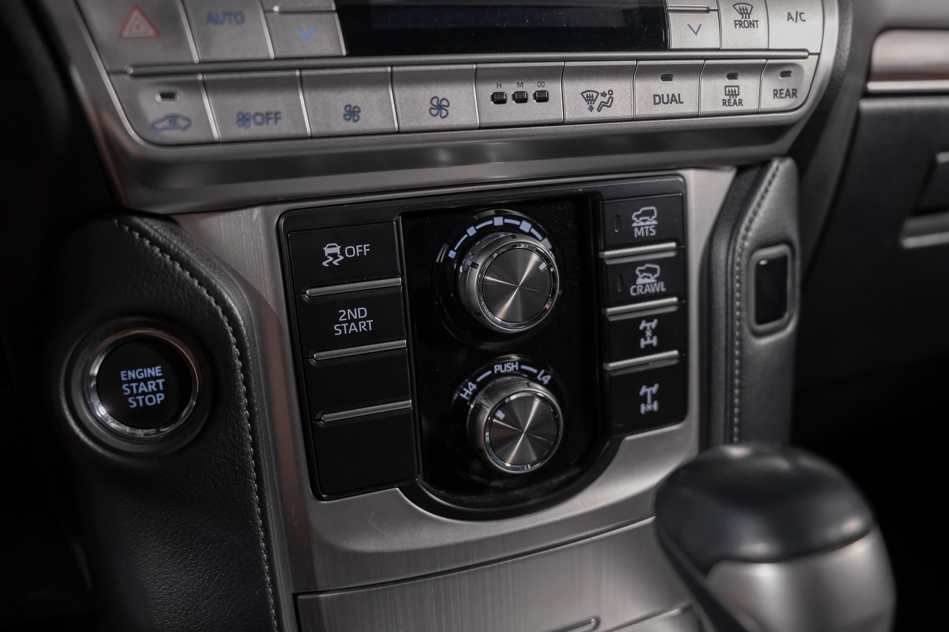 TOYOTA Land Cruiser 2.8 D 177 Style-image-28