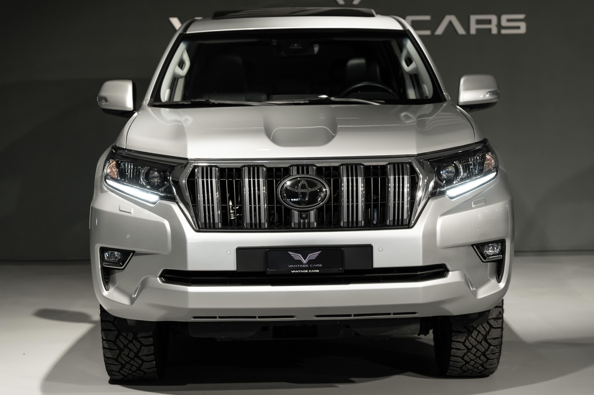 TOYOTA Land Cruiser 2.8 D 177 Style-showroom-element-1