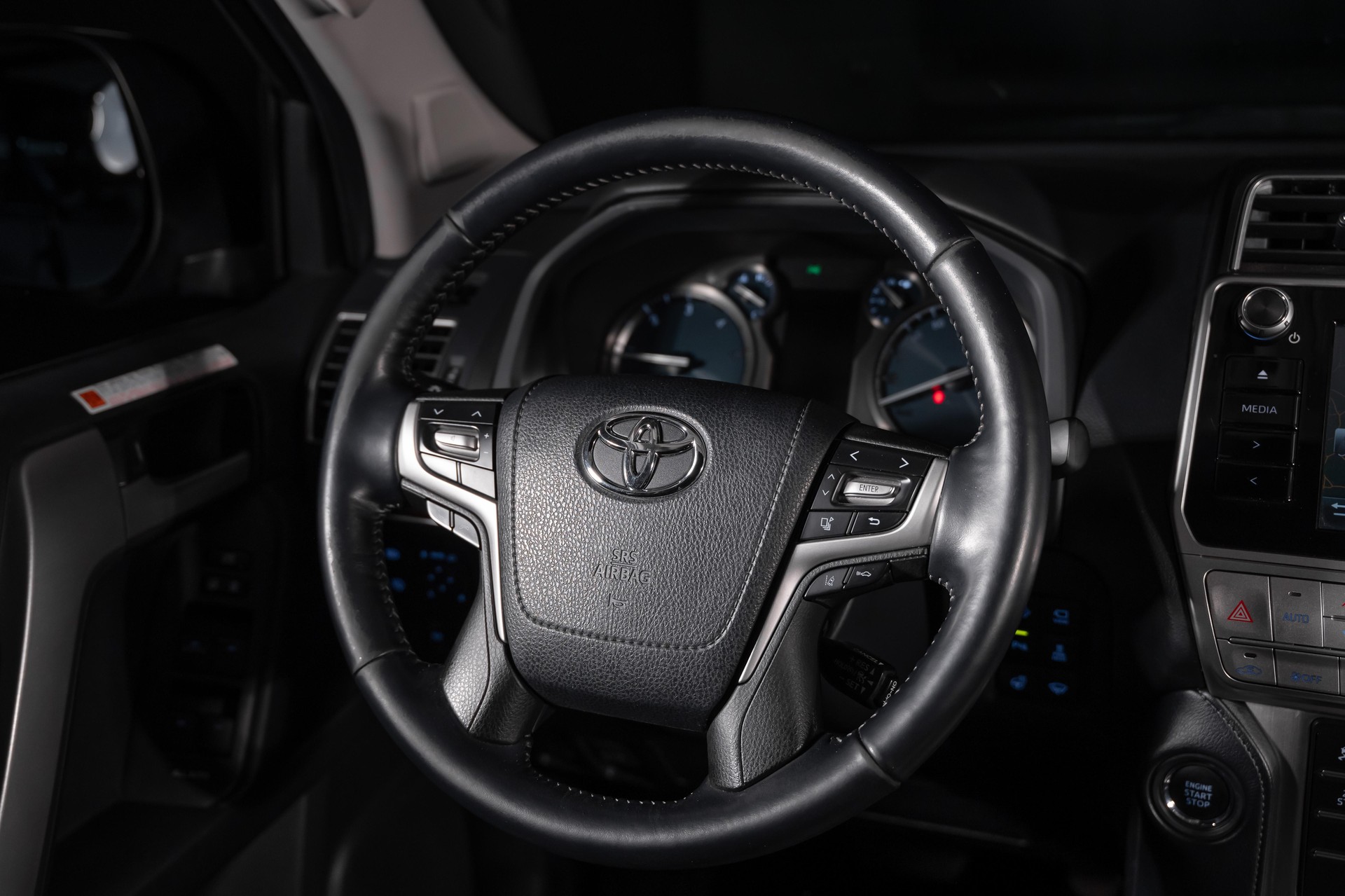 TOYOTA Land Cruiser 2.8 D 177 Style-image-22