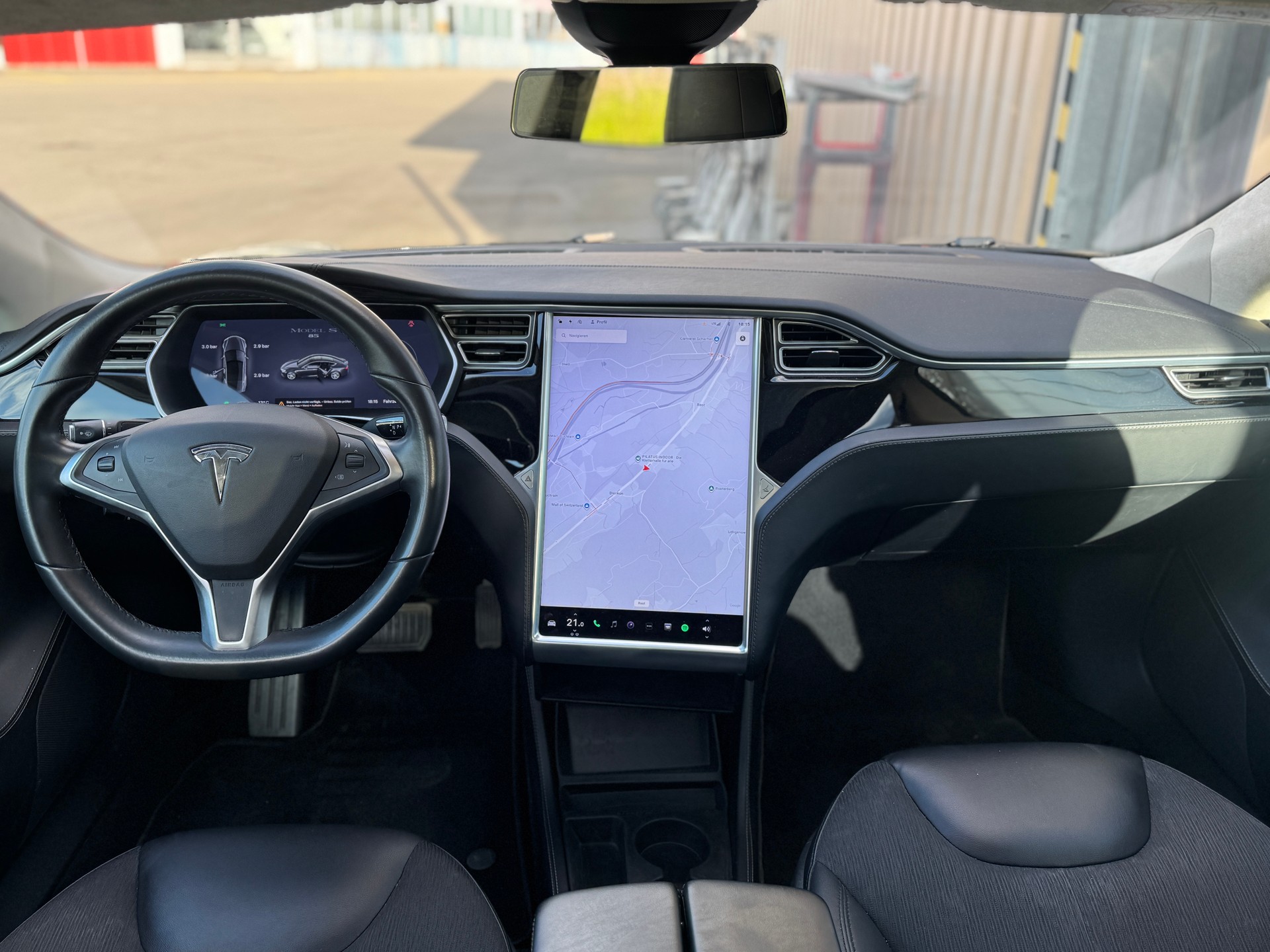 TESLA Model S 85-image-8