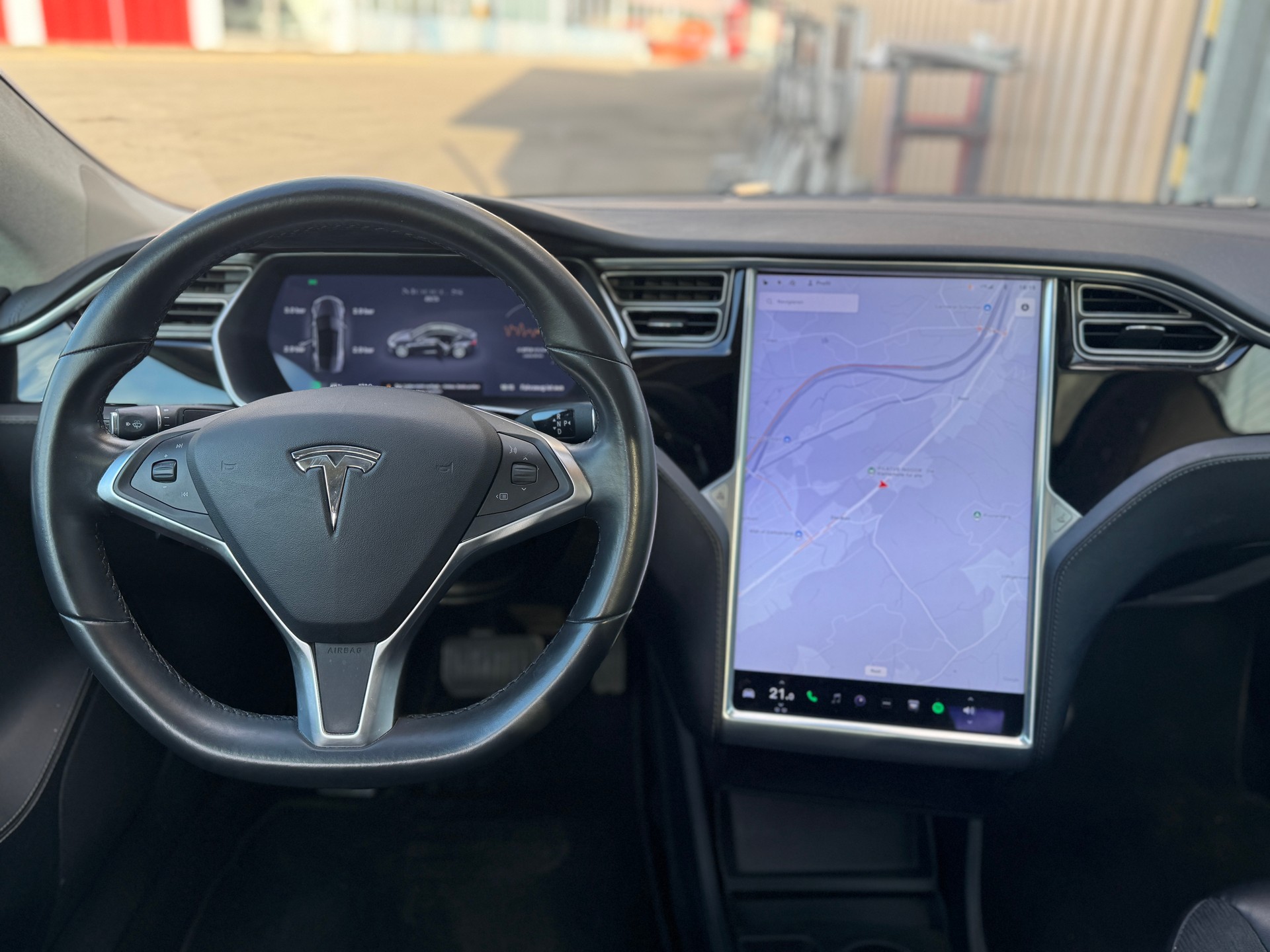 TESLA Model S 85-image-9