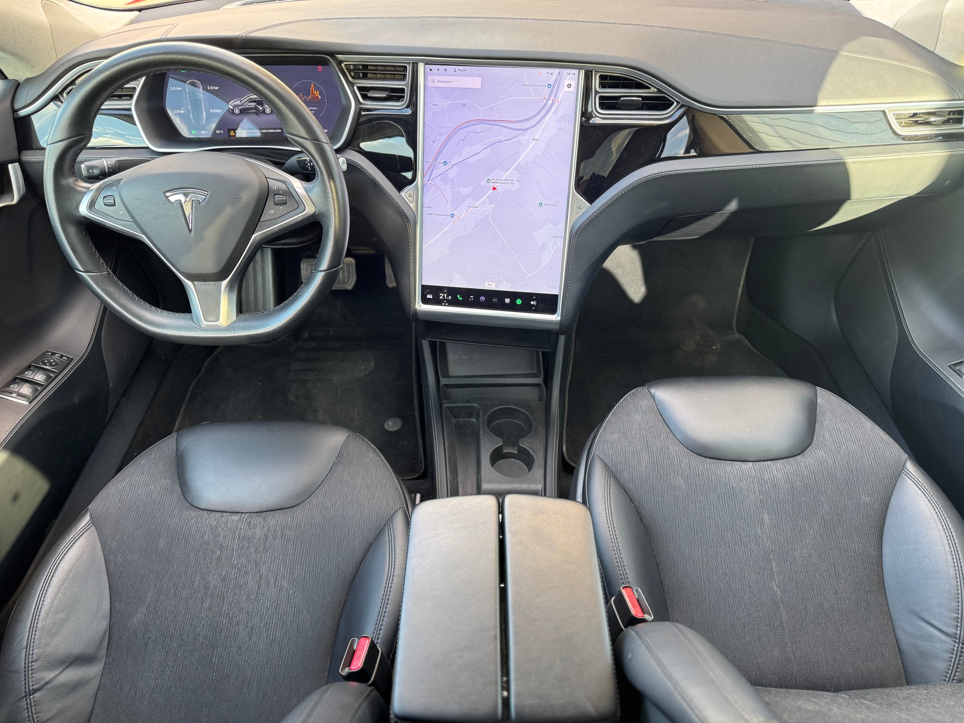 TESLA Model S 85-image-13