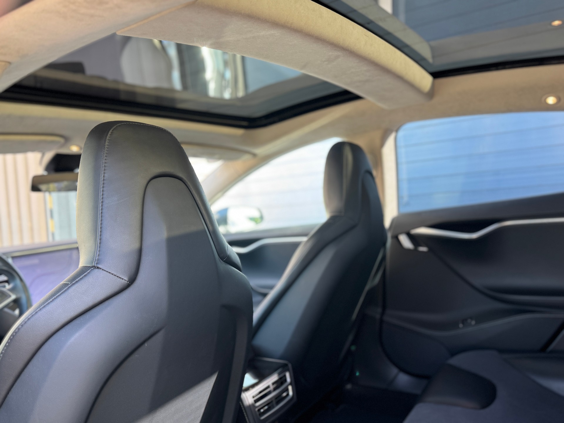TESLA Model S 85-image-6