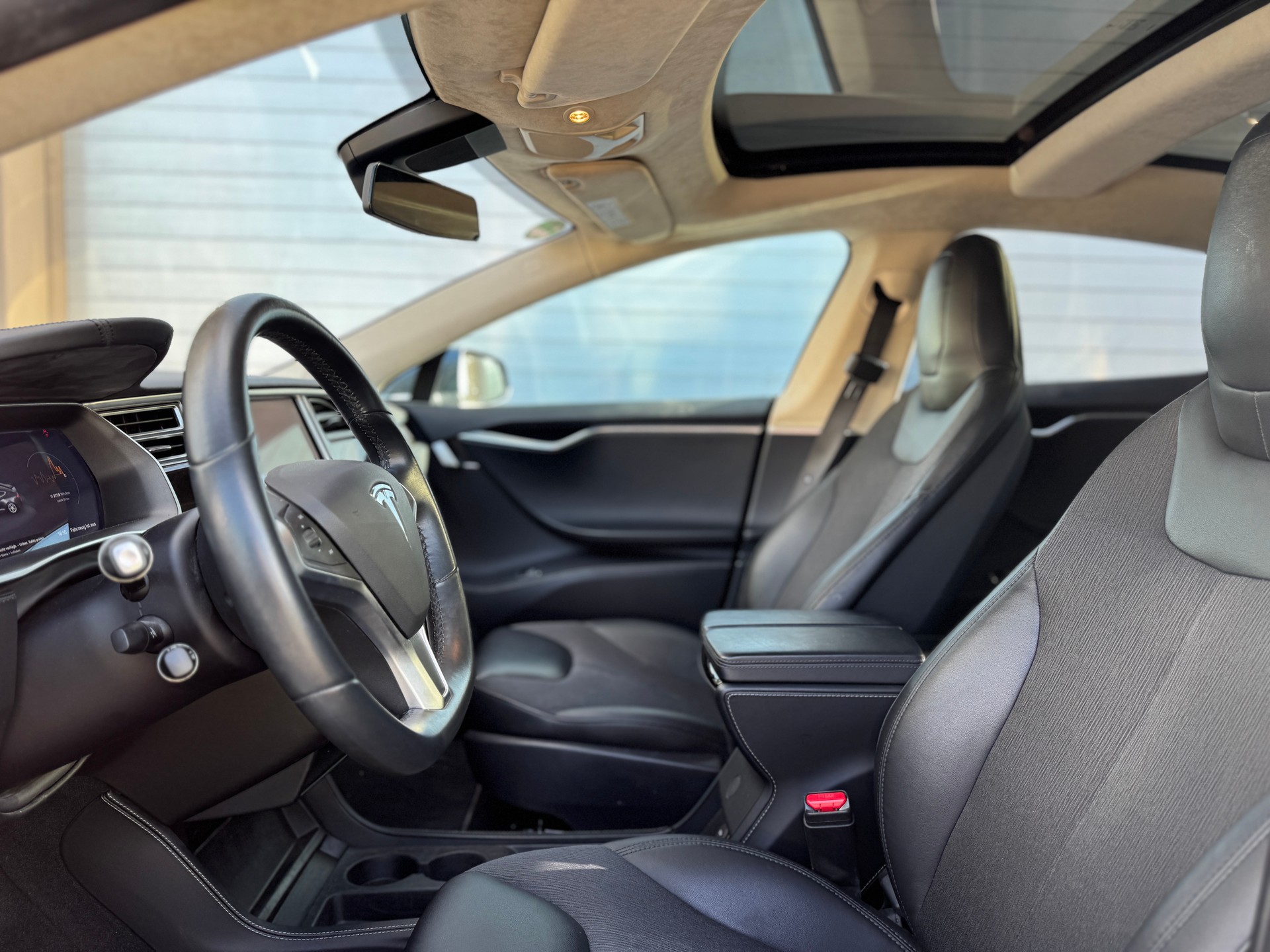 TESLA Model S 85-image-14