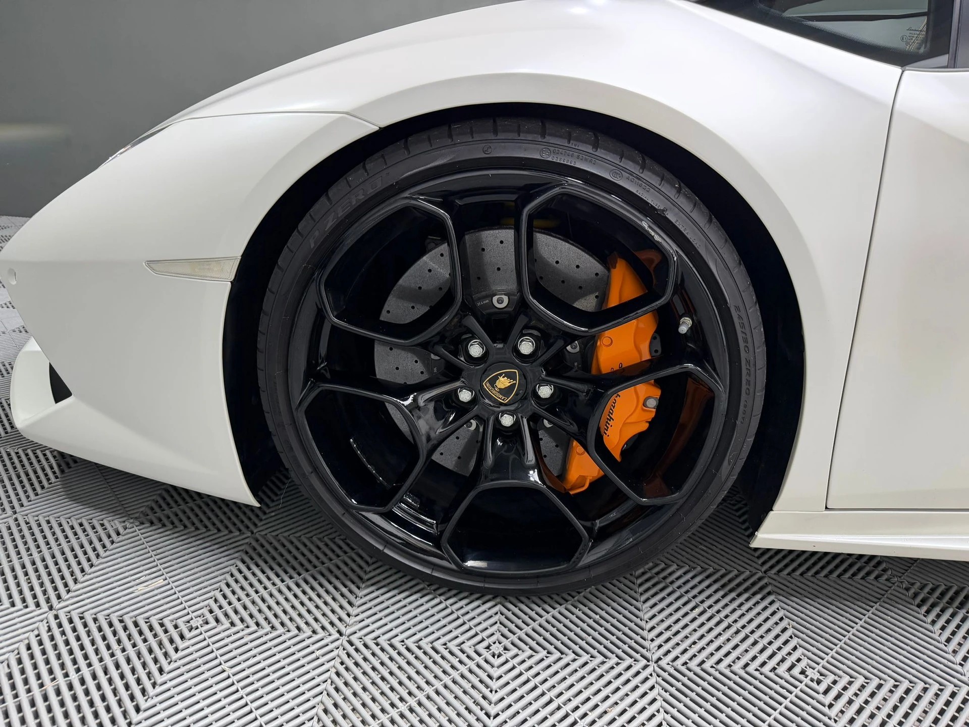 LAMBORGHINI Huracan LP610-4 Spyder DCT-image-27