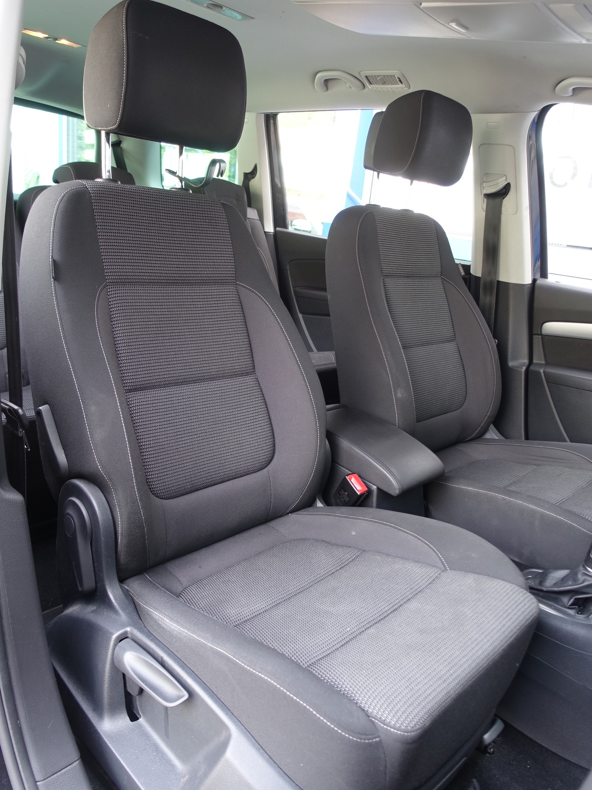 VW Sharan 2.0 TDI BMT Comfortline DSG-image-9