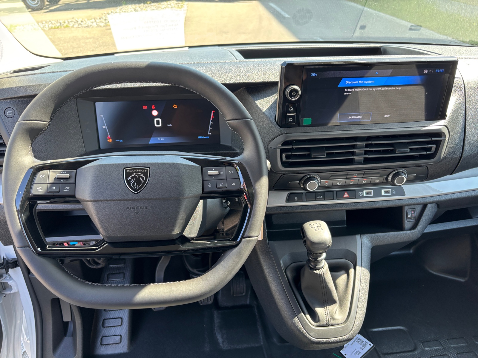 PEUGEOT Expert 1.5 BlueHDi 120 S&S Standard-image-10