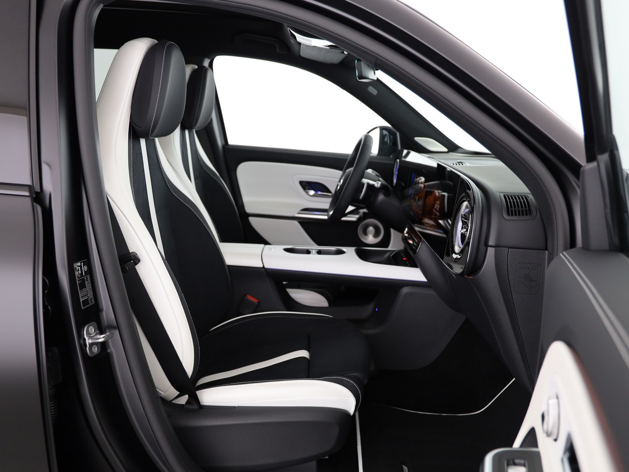 MERCEDES-BENZ GLB 350 85kWh EQ 4 Matic-image-9
