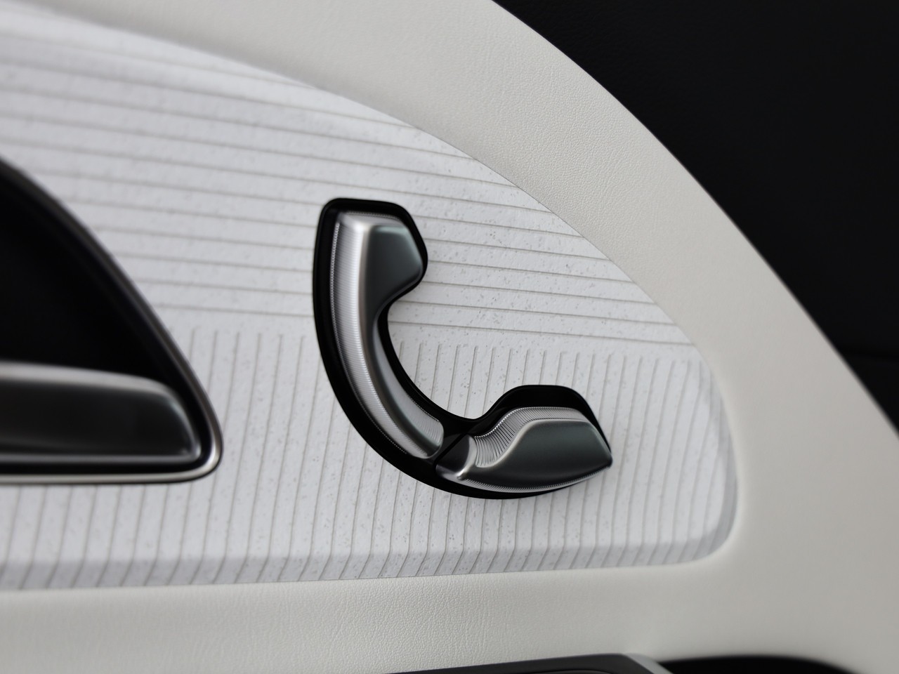 MERCEDES-BENZ GLB 350 85kWh EQ 4 Matic-image-13