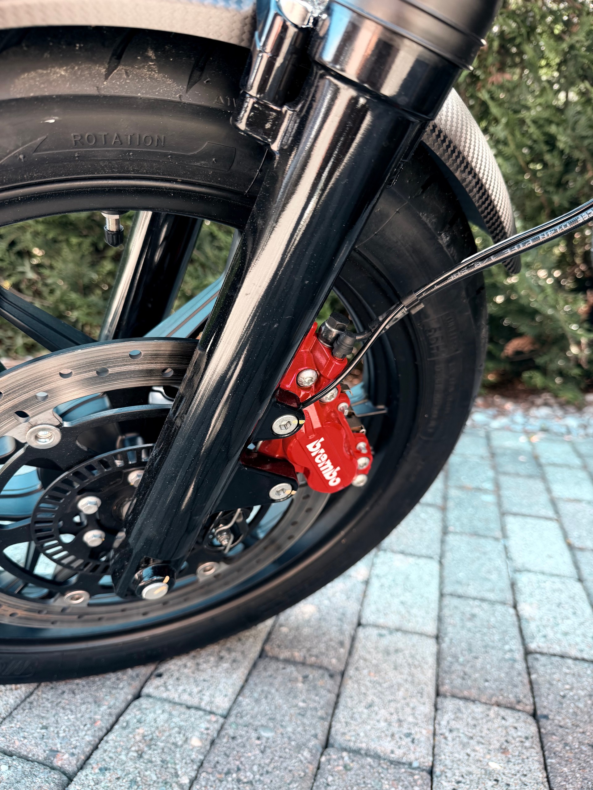 MOTO GUZZI V7 III Carbon 750 ABS-image-6