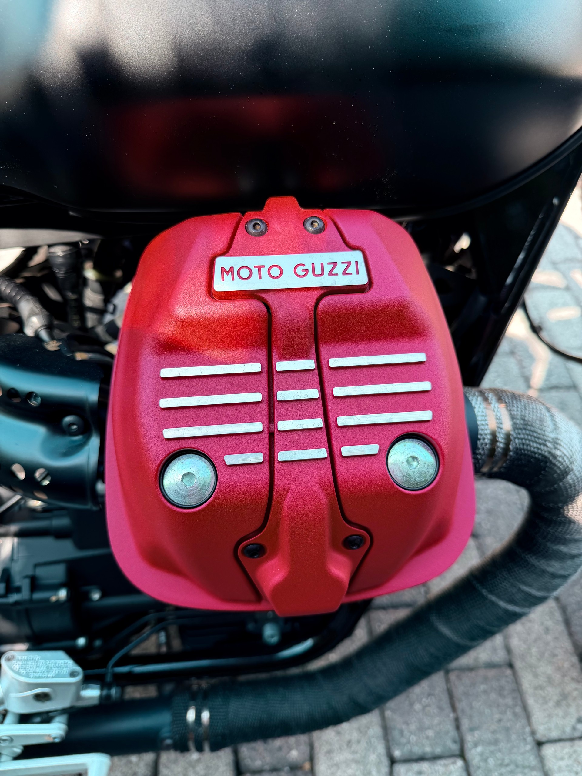 MOTO GUZZI V7 III Carbon 750 ABS-image-5