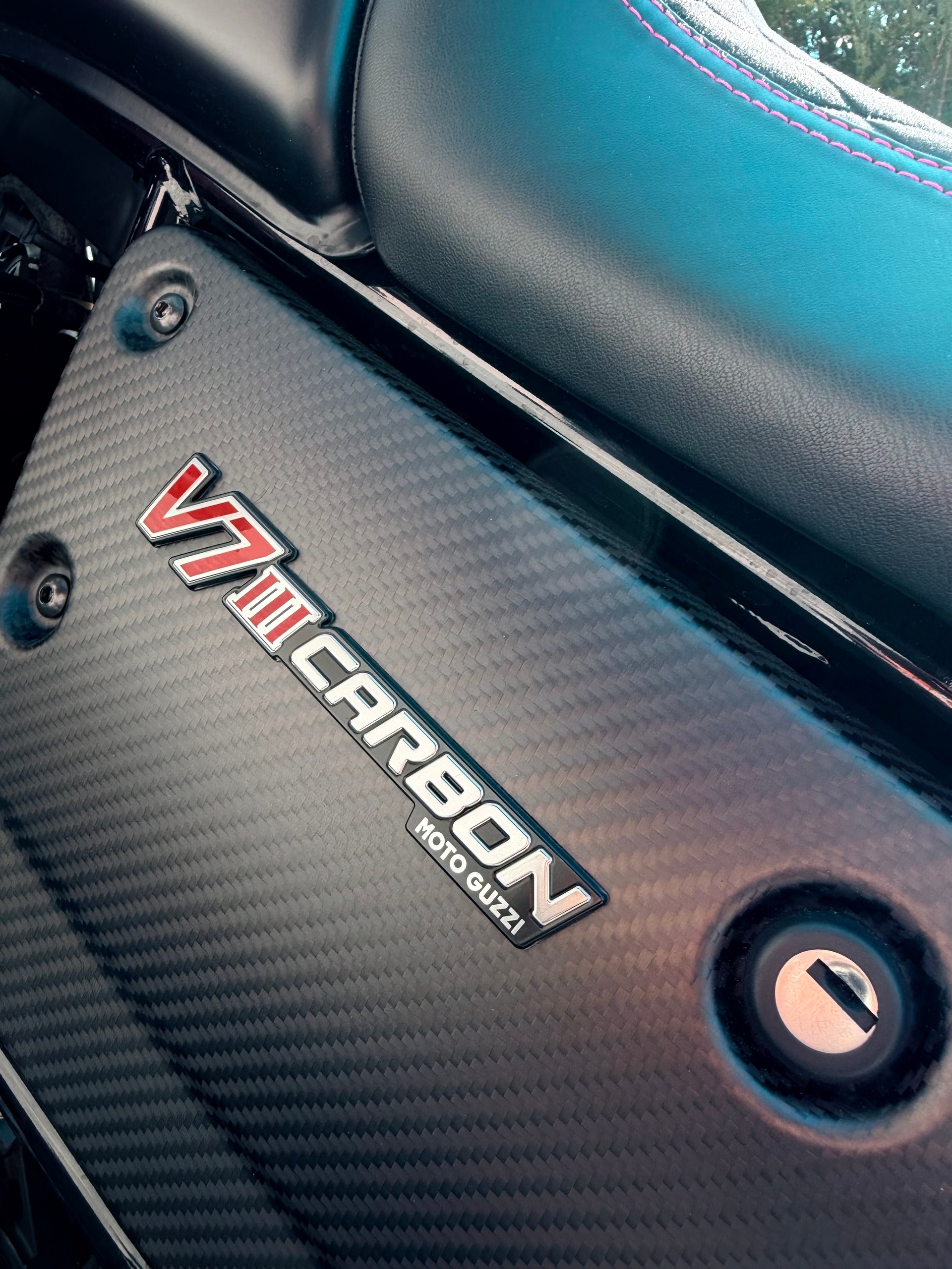MOTO GUZZI V7 III Carbon 750 ABS-image-12