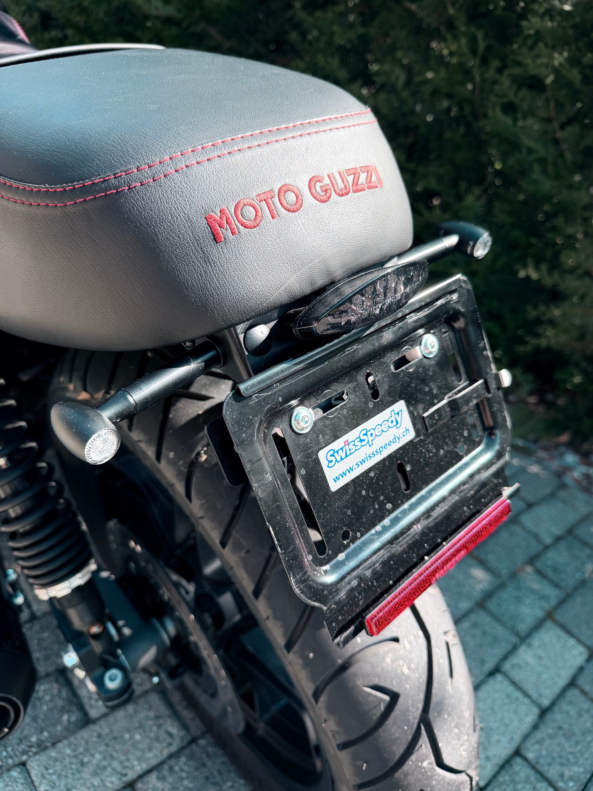 MOTO GUZZI V7 III Carbon 750 ABS-image-9