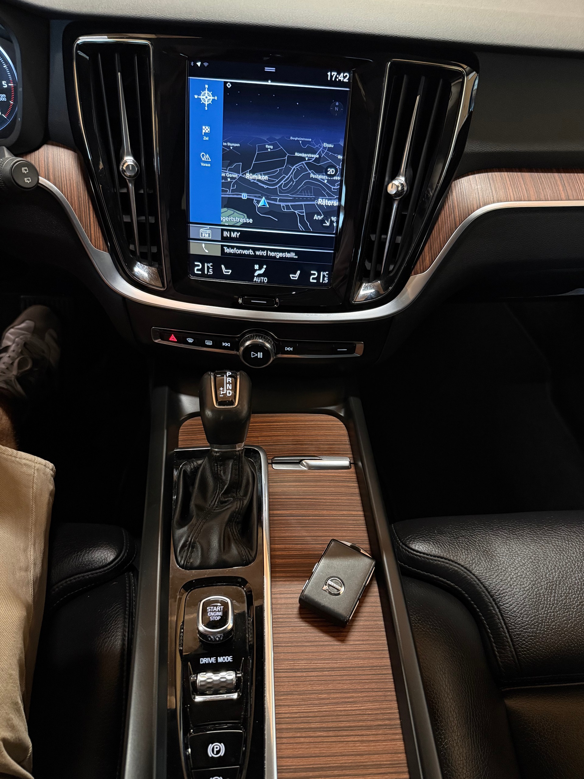 VOLVO V60 Cross Country D4 AWD Geartronic-image-11