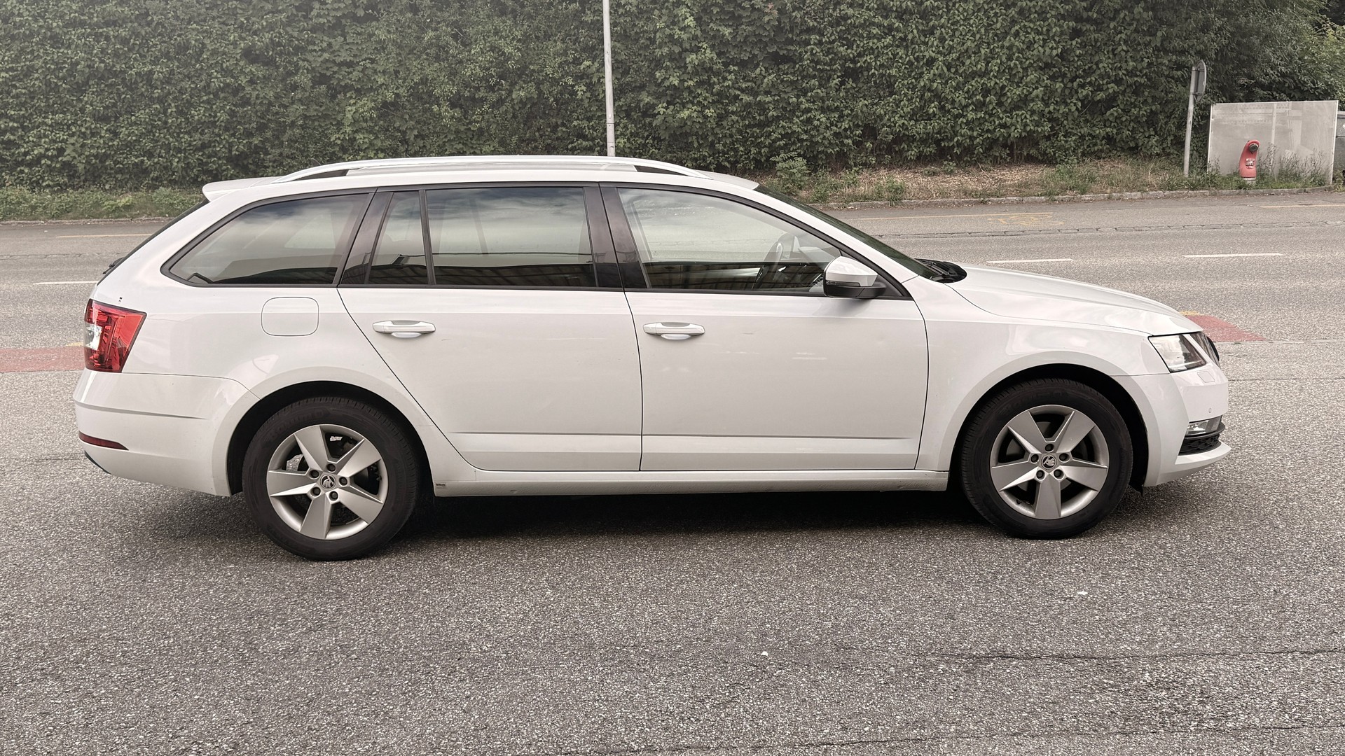 SKODA Octavia Combi 2.0 TDI Clever DSG-showroom-element-3