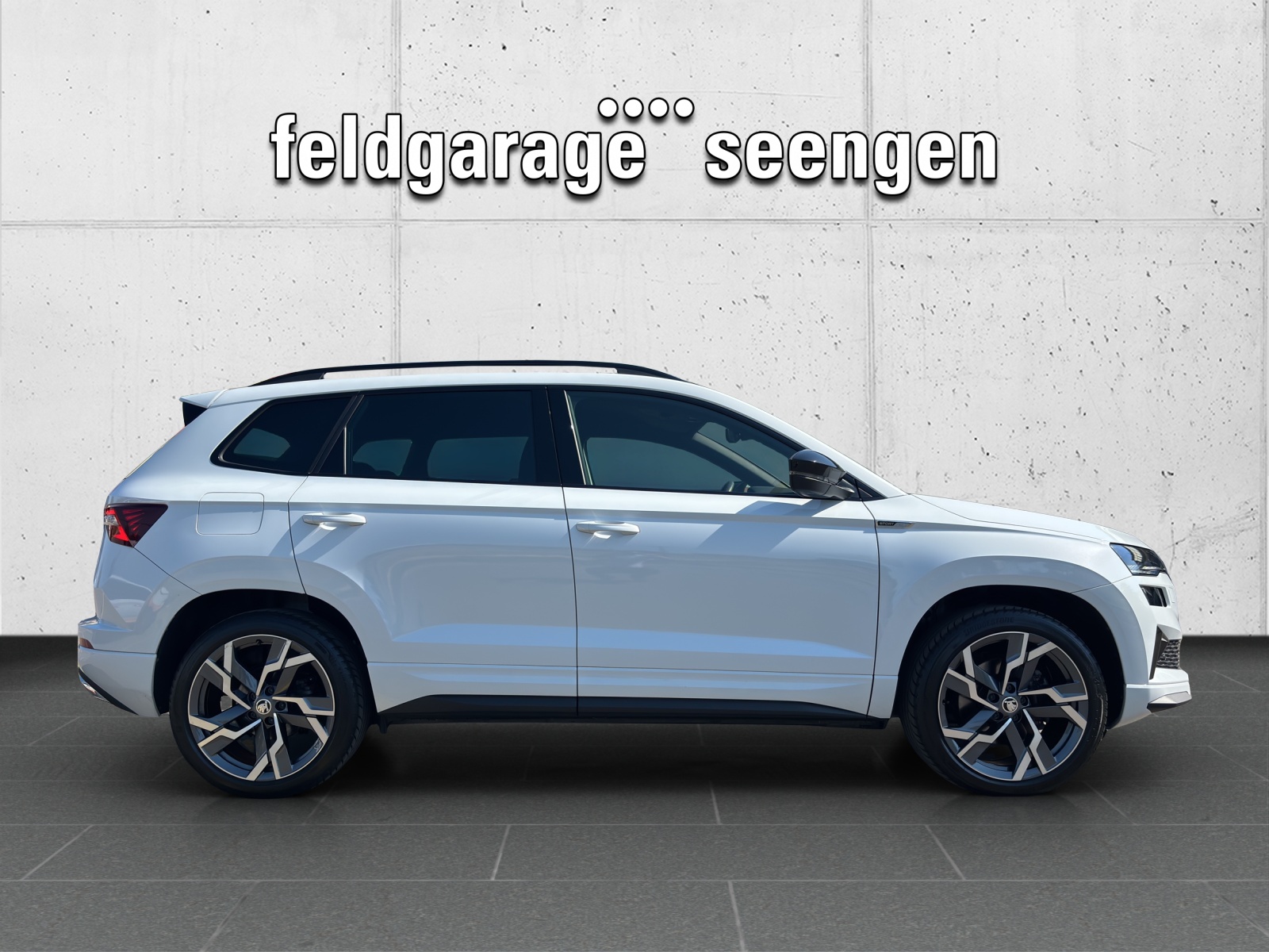 SKODA New Karoq 2.0 TDI CR Sport Line 4x4 DSG mit AHK & Standheizung-showroom-element-3