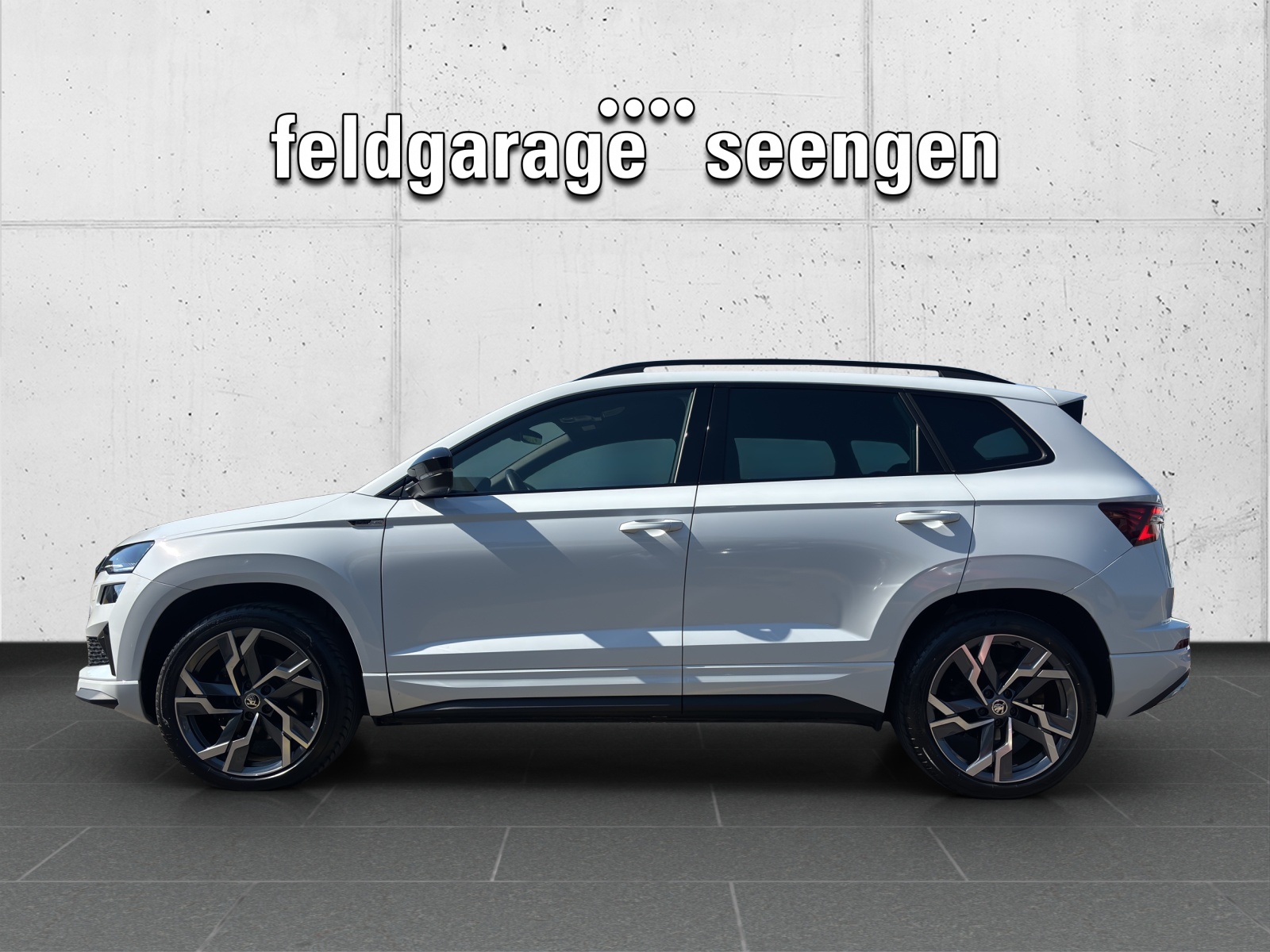 SKODA New Karoq 2.0 TDI CR Sport Line 4x4 DSG mit AHK & Standheizung-showroom-element-1