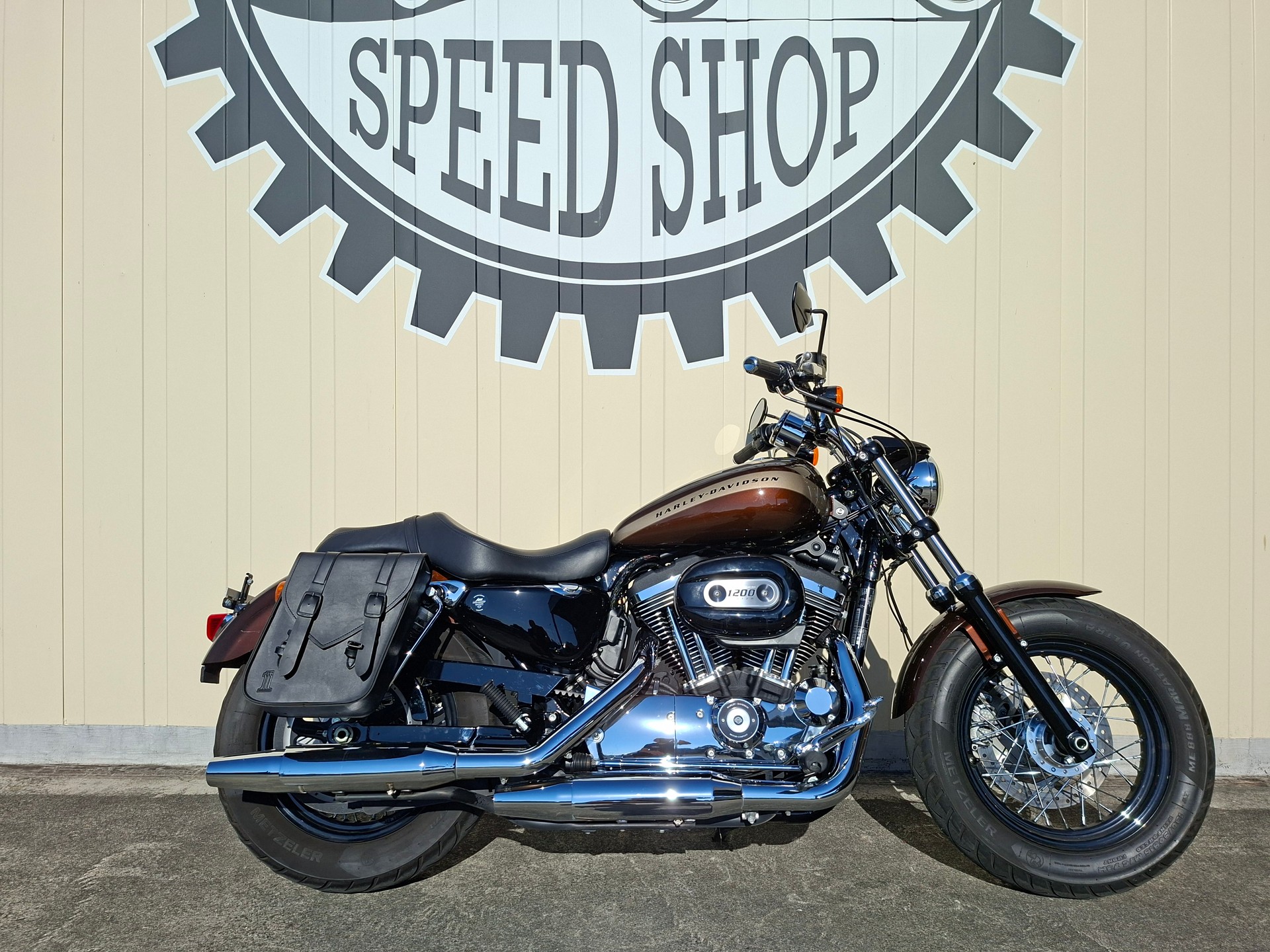 HARLEY-DAVIDSON XL 1200 C Sportster Custom ABS-image-0