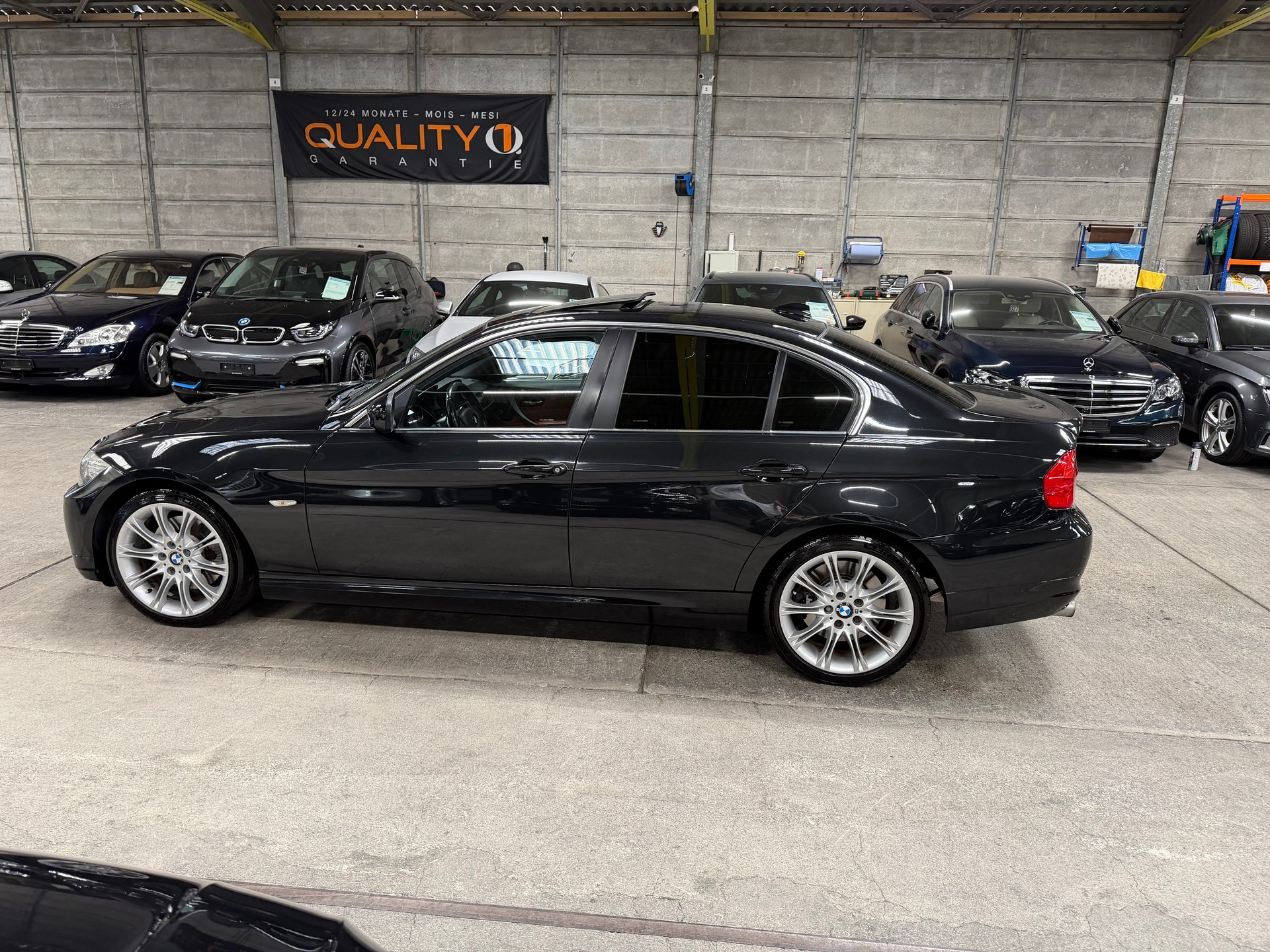 BMW 330i Steptronic-image-6