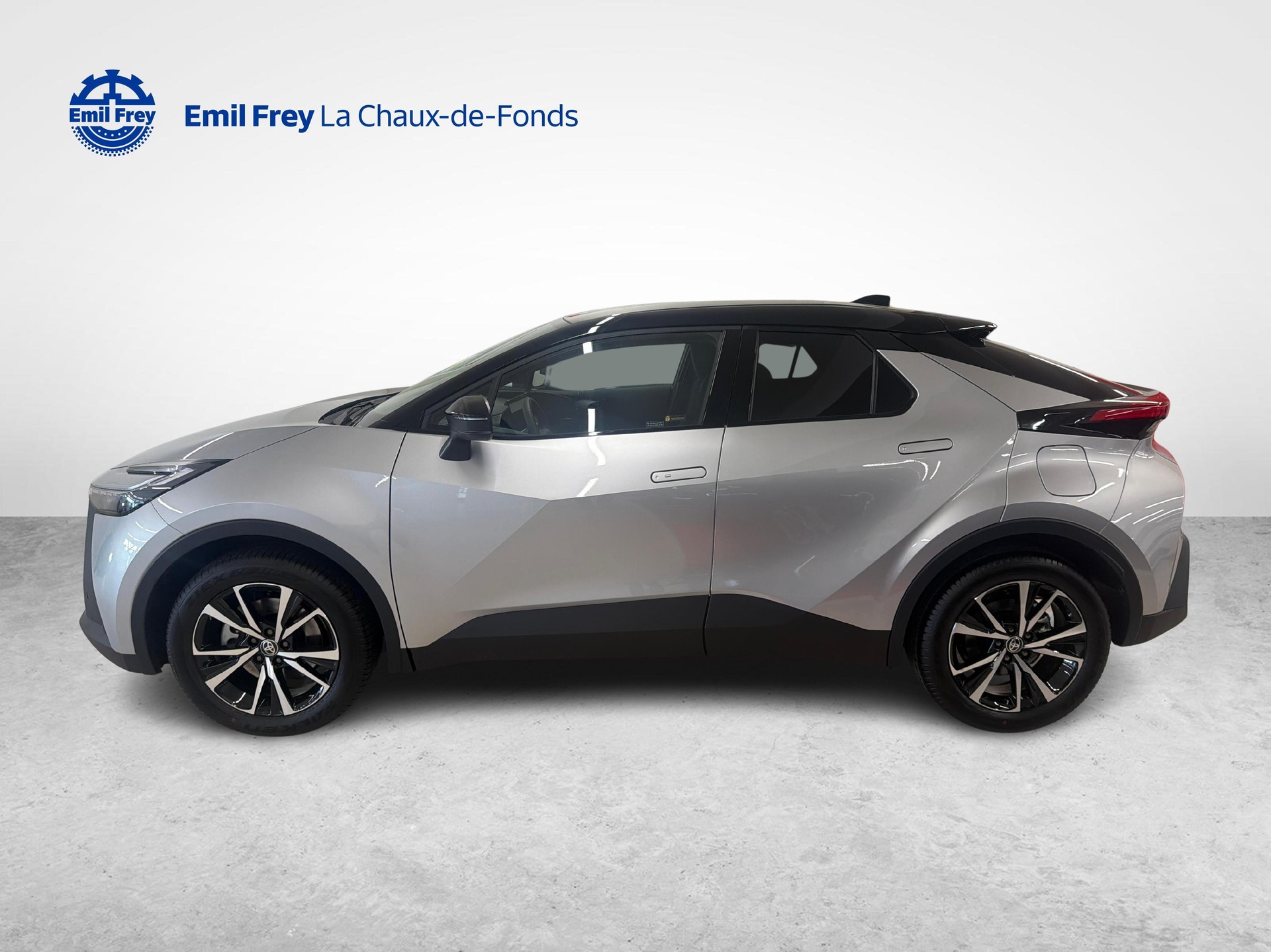 TOYOTA C-HR 2.0 PHEV Swiss Edition-showroom-element-2
