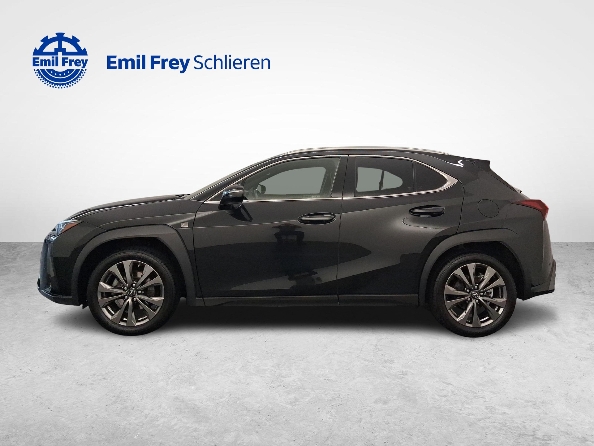 LEXUS UX 250h F-Line-showroom-element-1