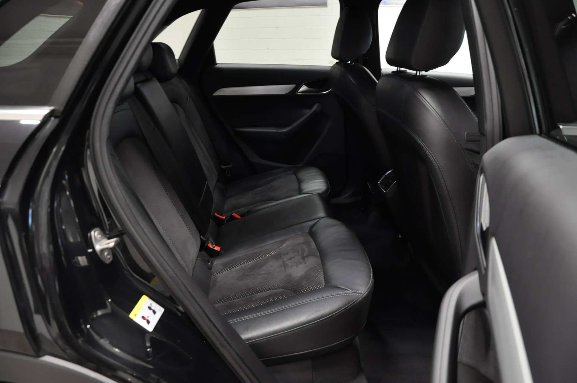 AUDI Q3 2.0 TDI quattro S-tronic-image-14