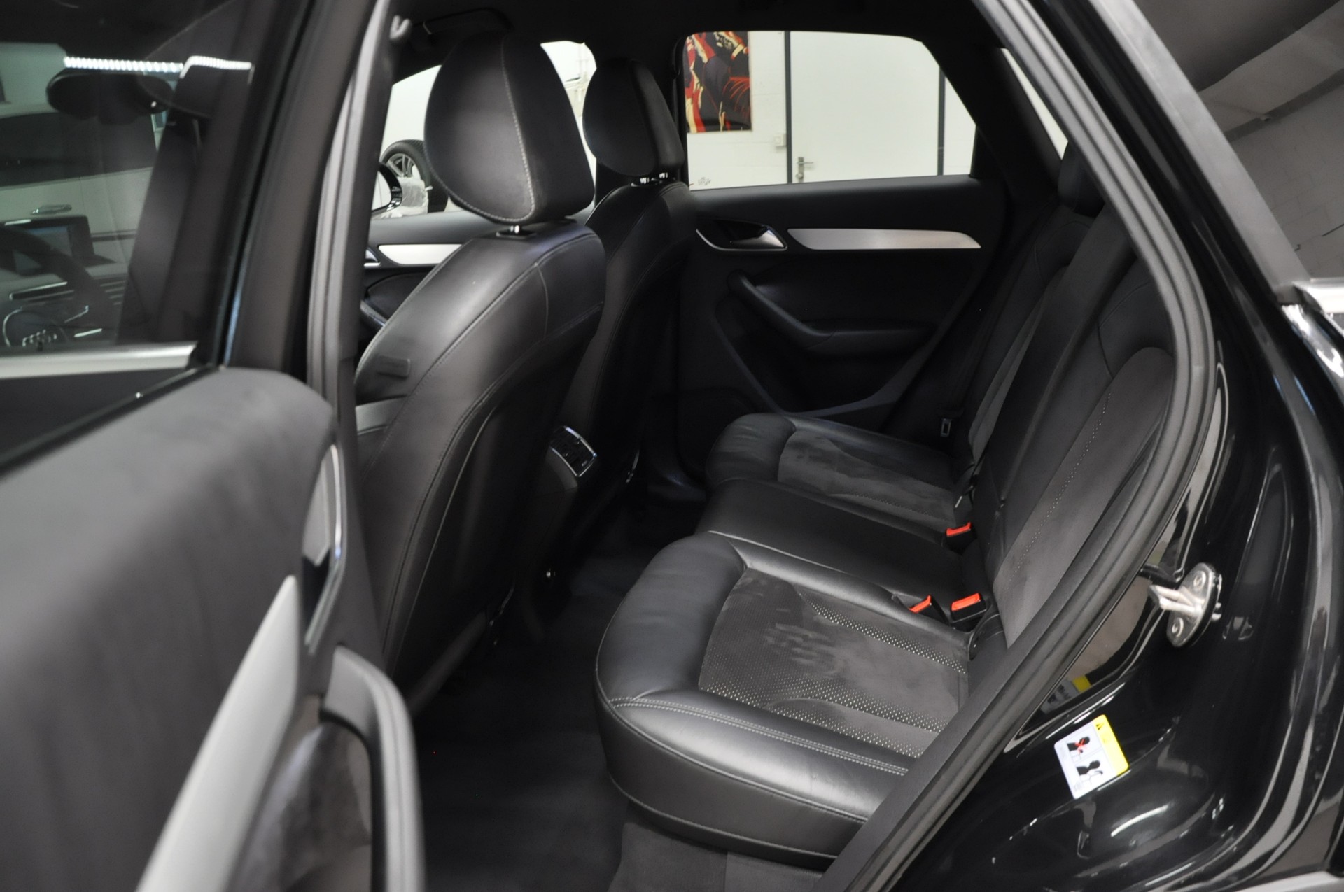 AUDI Q3 2.0 TDI quattro S-tronic-image-15