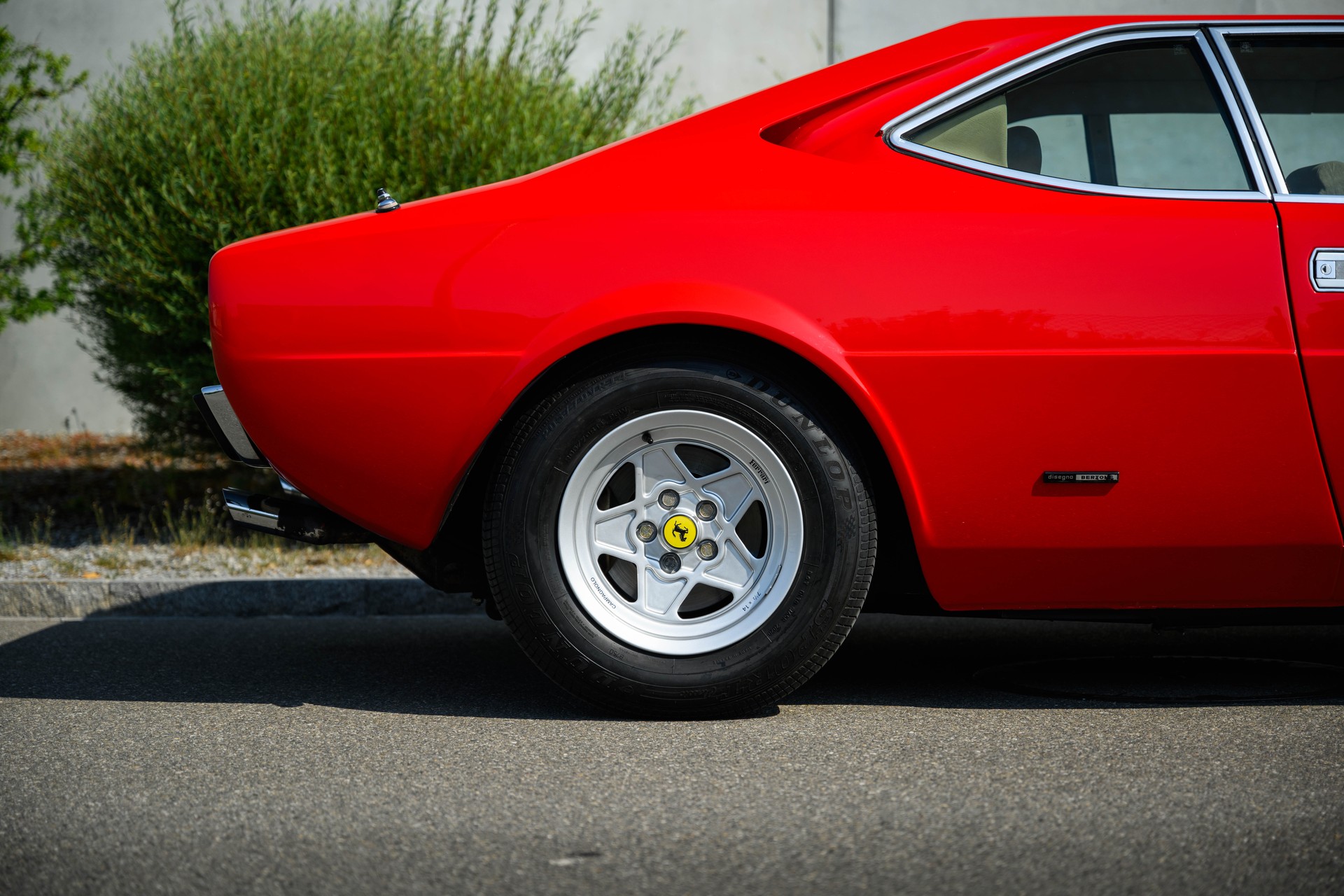 FERRARI 308 GT4-image-8
